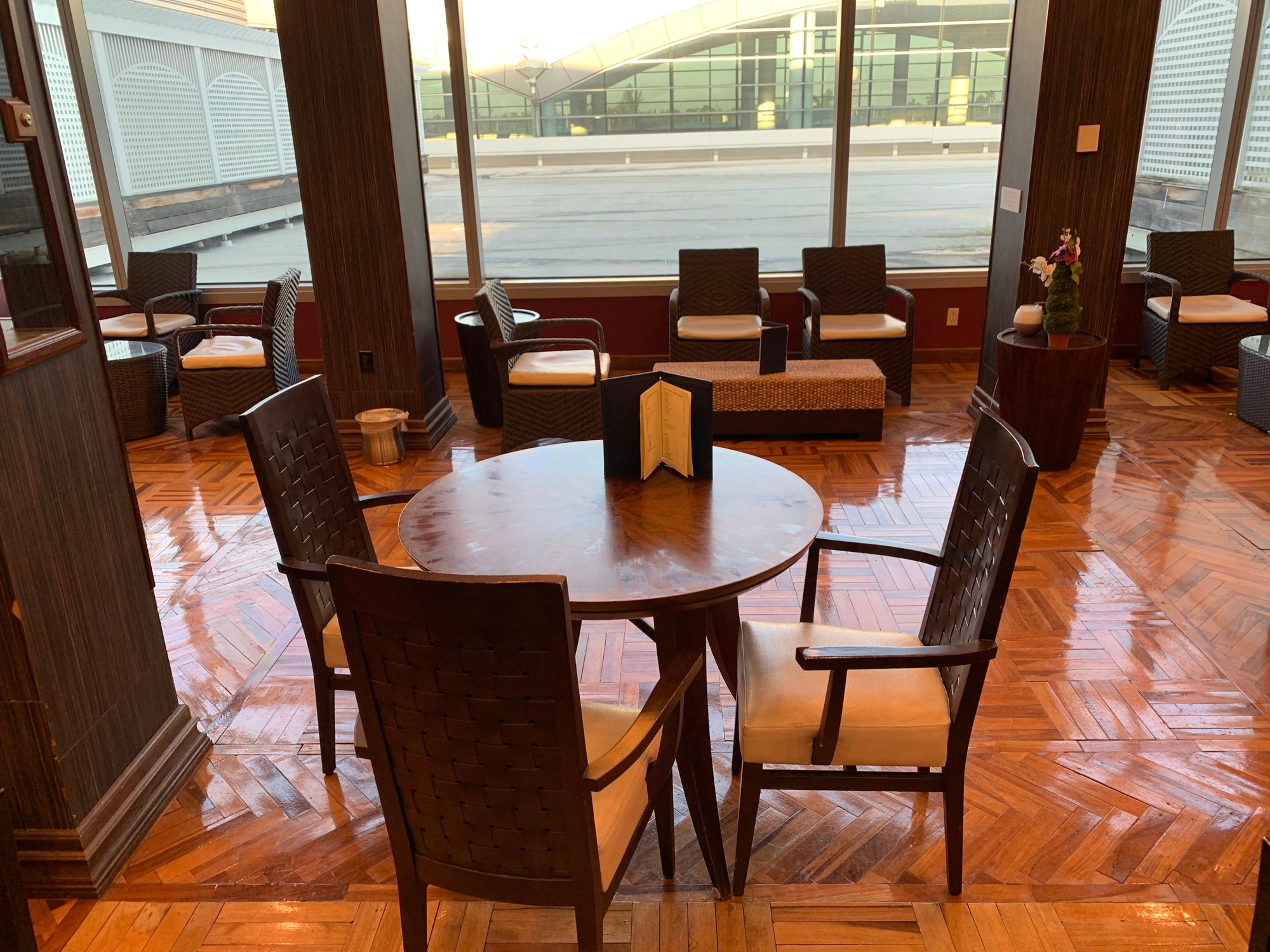#2 of 5 images of Graycliff Divans Lounge (Temporarily Closed)