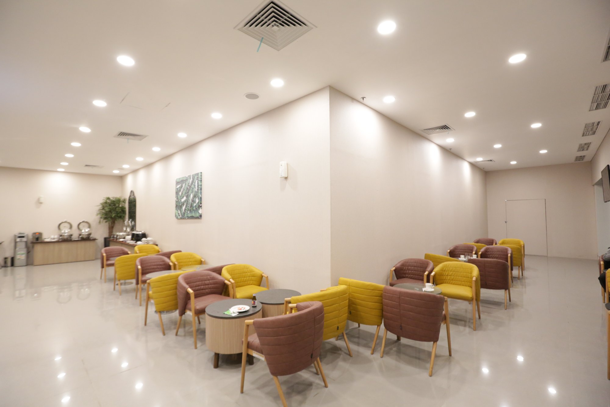 #1 of 3 images of Concordia Lounge