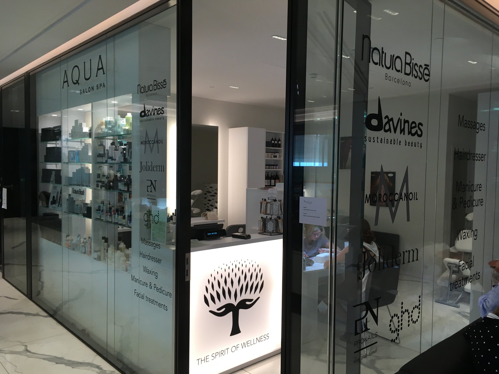 #1 of 5 images of Sala VIP Miro