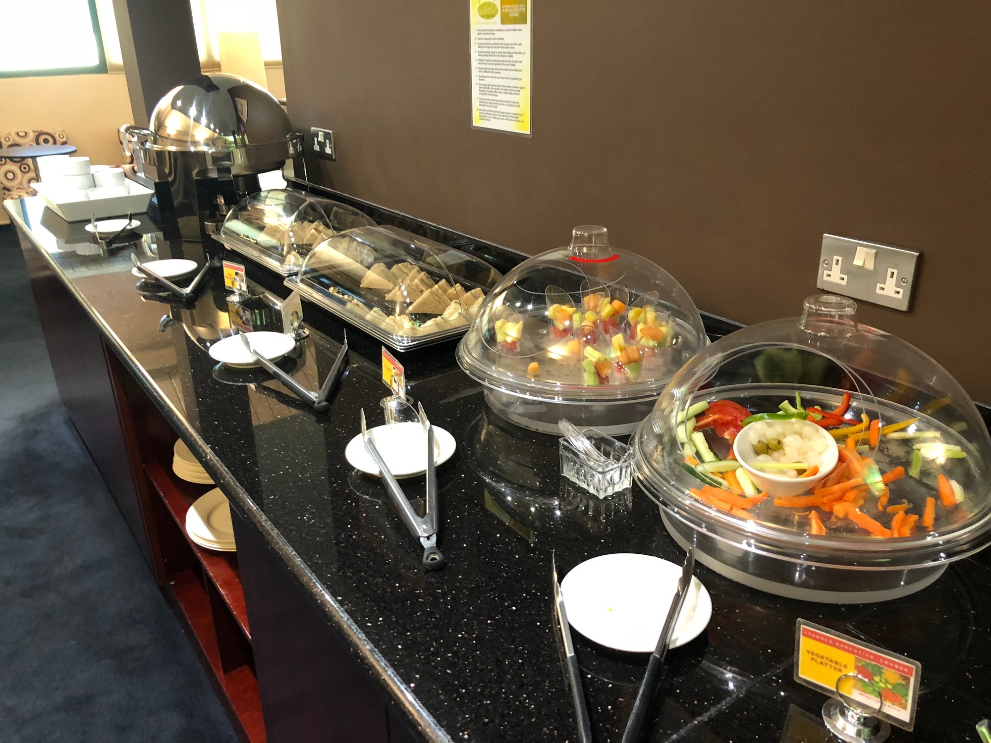 #2 of 2 images of Iyanola Executive Lounge