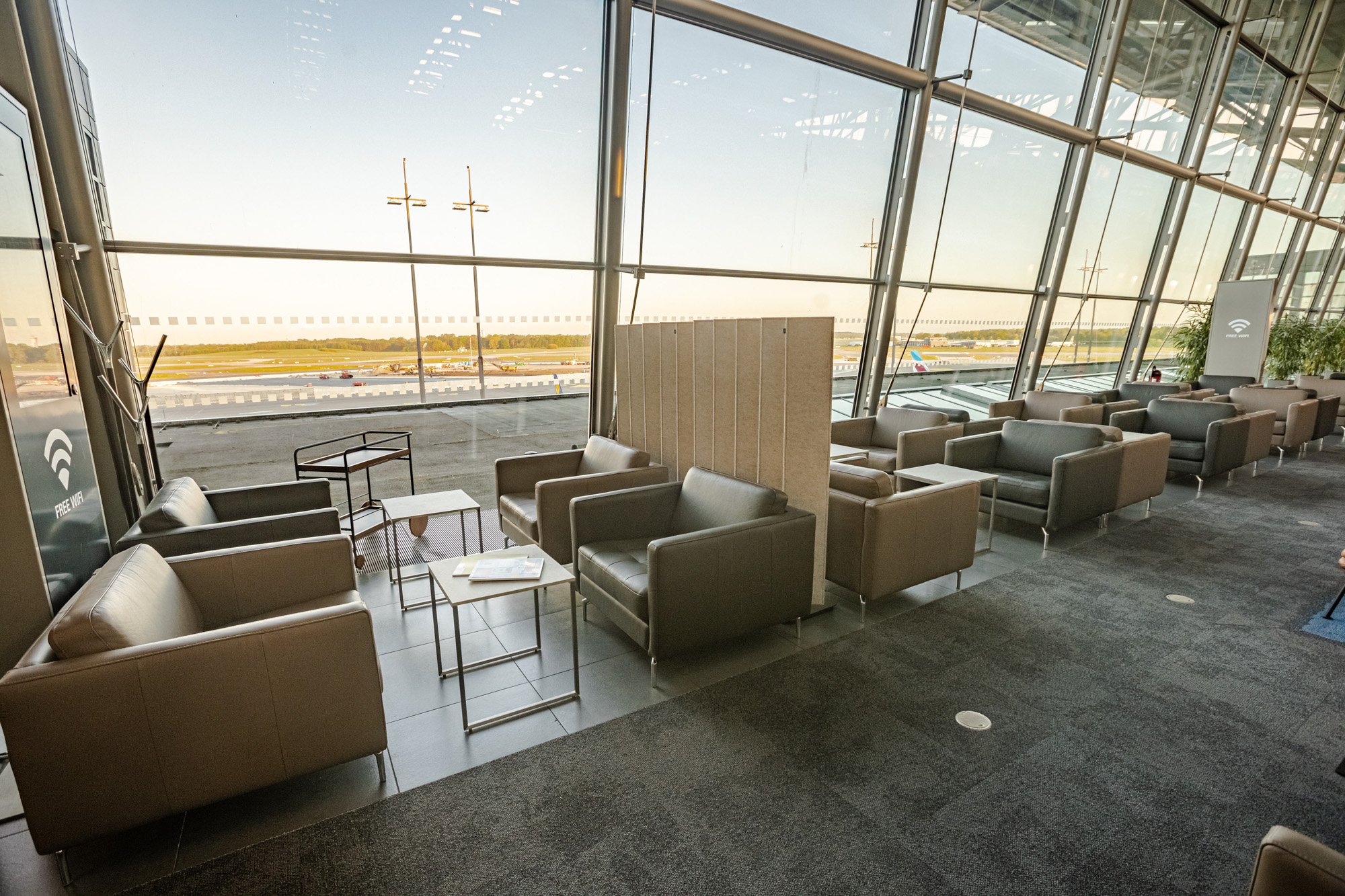 #4 of 5 images of Airport Lounge
