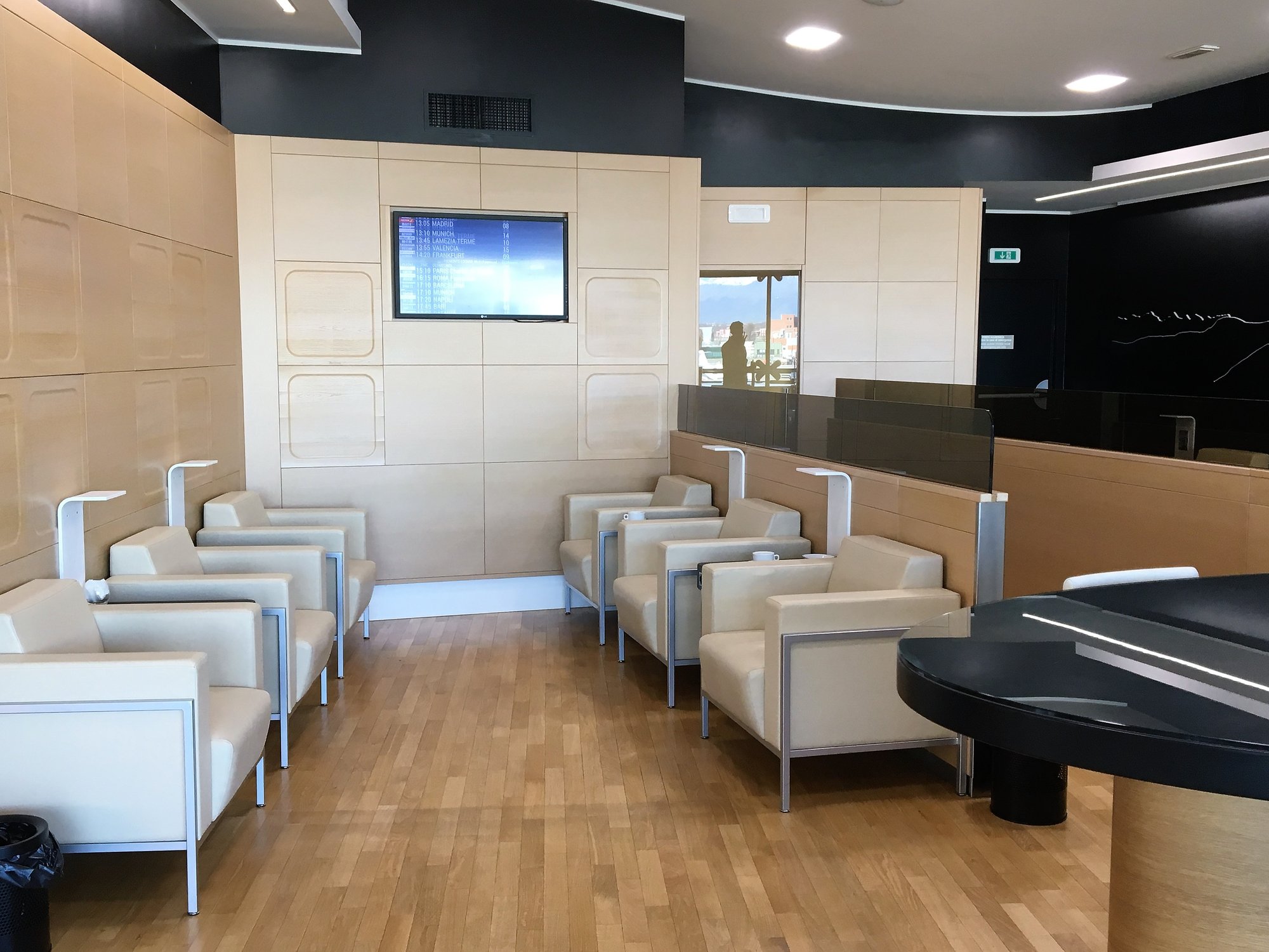 #4 of 5 images of Piemonte Lounge