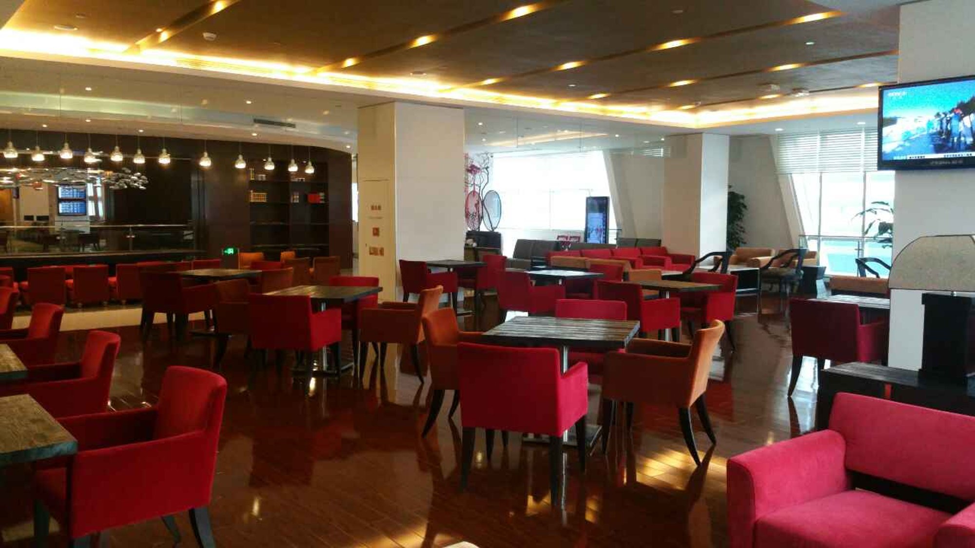 #1 of 5 images of No. 7 International First Class Lounge