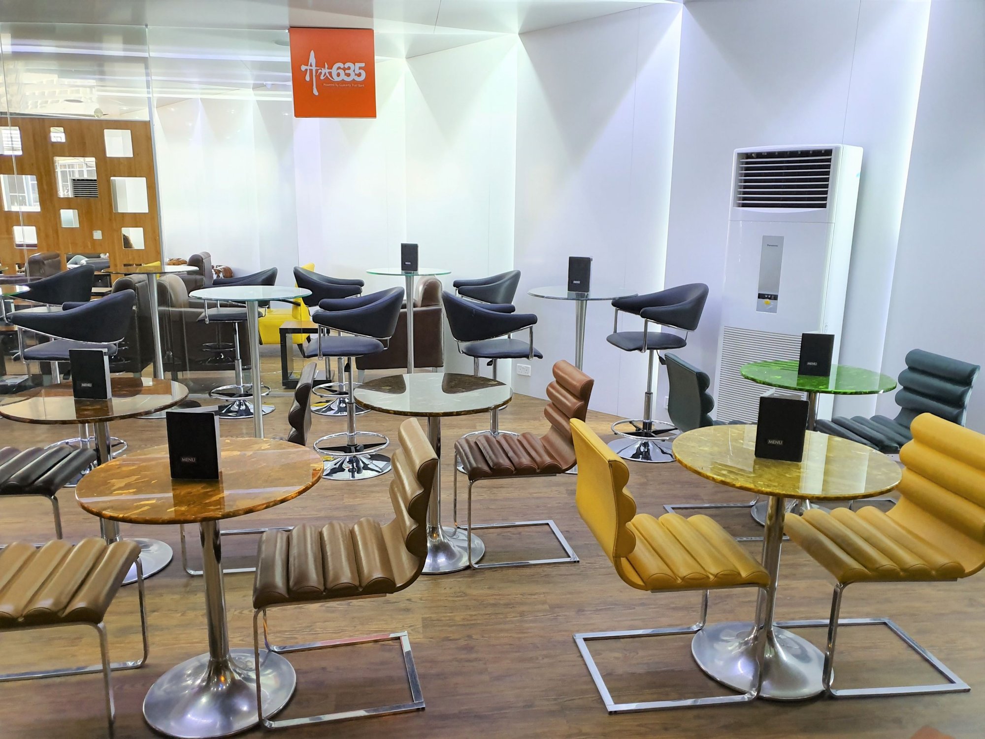 #5 of 5 images of The Oasis Lounge