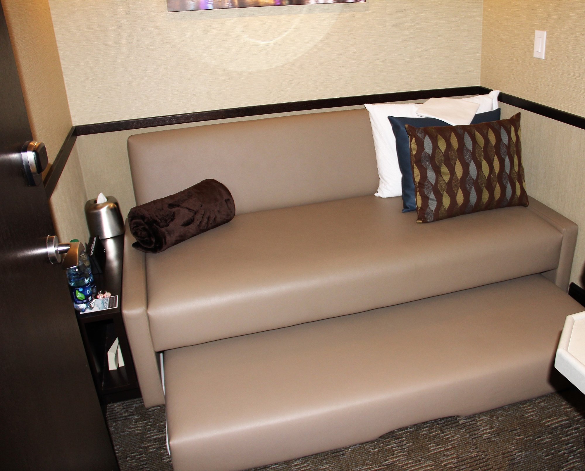 #5 of 5 images of Minute Suites