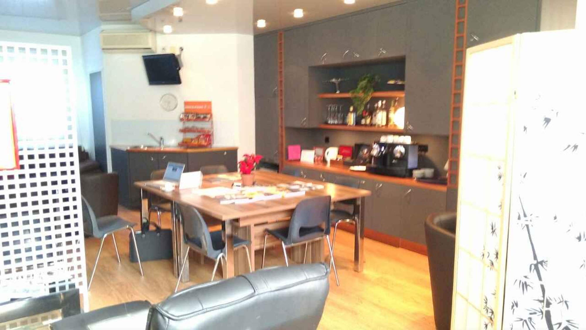 #4 of 4 images of E-Aviation VIP Lounge