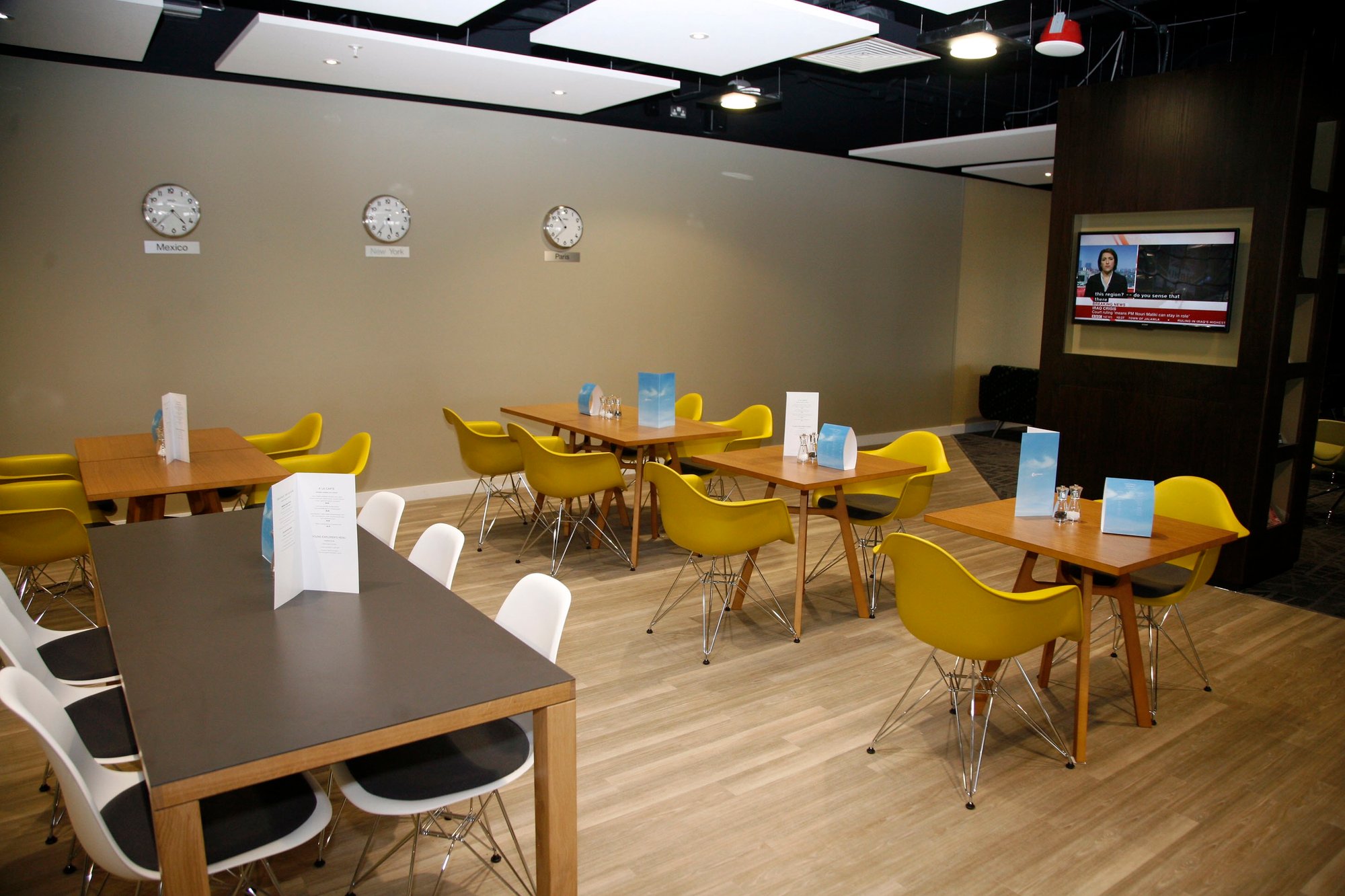 #5 of 5 images of Escape Lounge (Temporarily Closed)