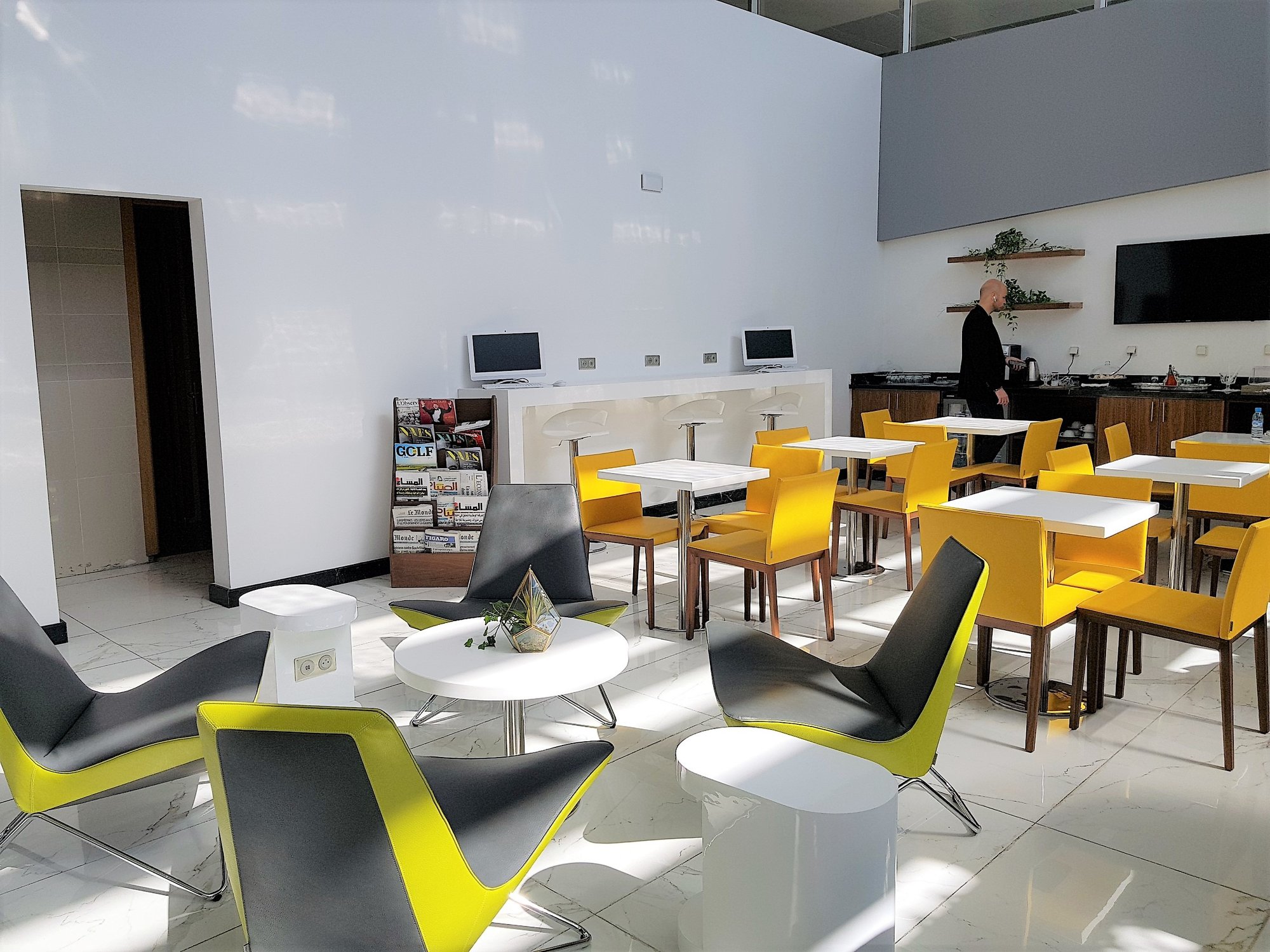 #3 of 5 images of Platinum Lounge
