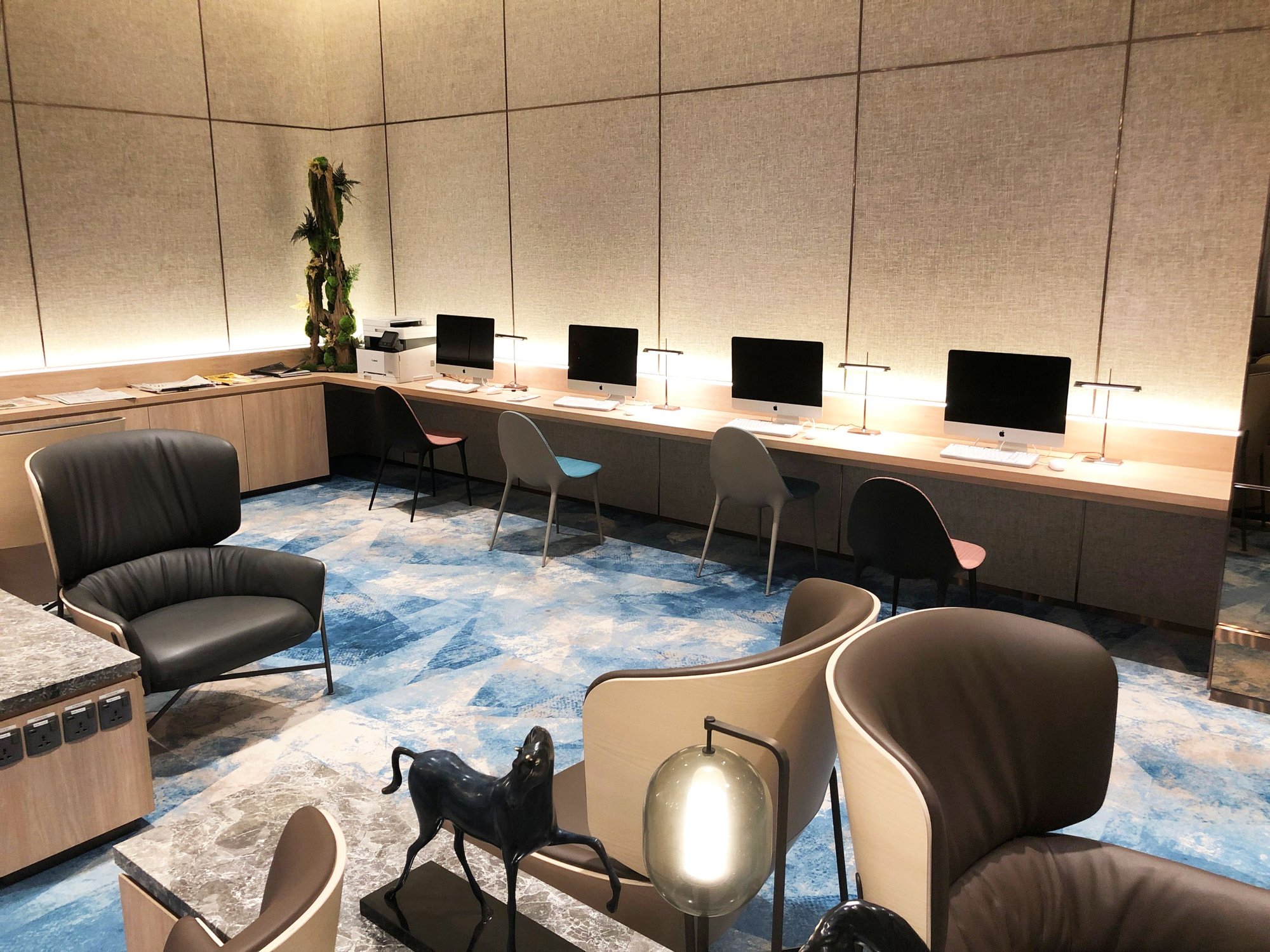 #5 of 5 images of Changi Lounge