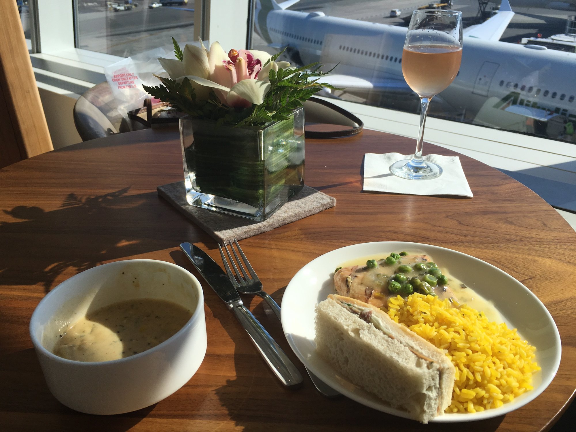 #4 of 5 images of Lufthansa Senator Lounge (Temporarily Closed)
