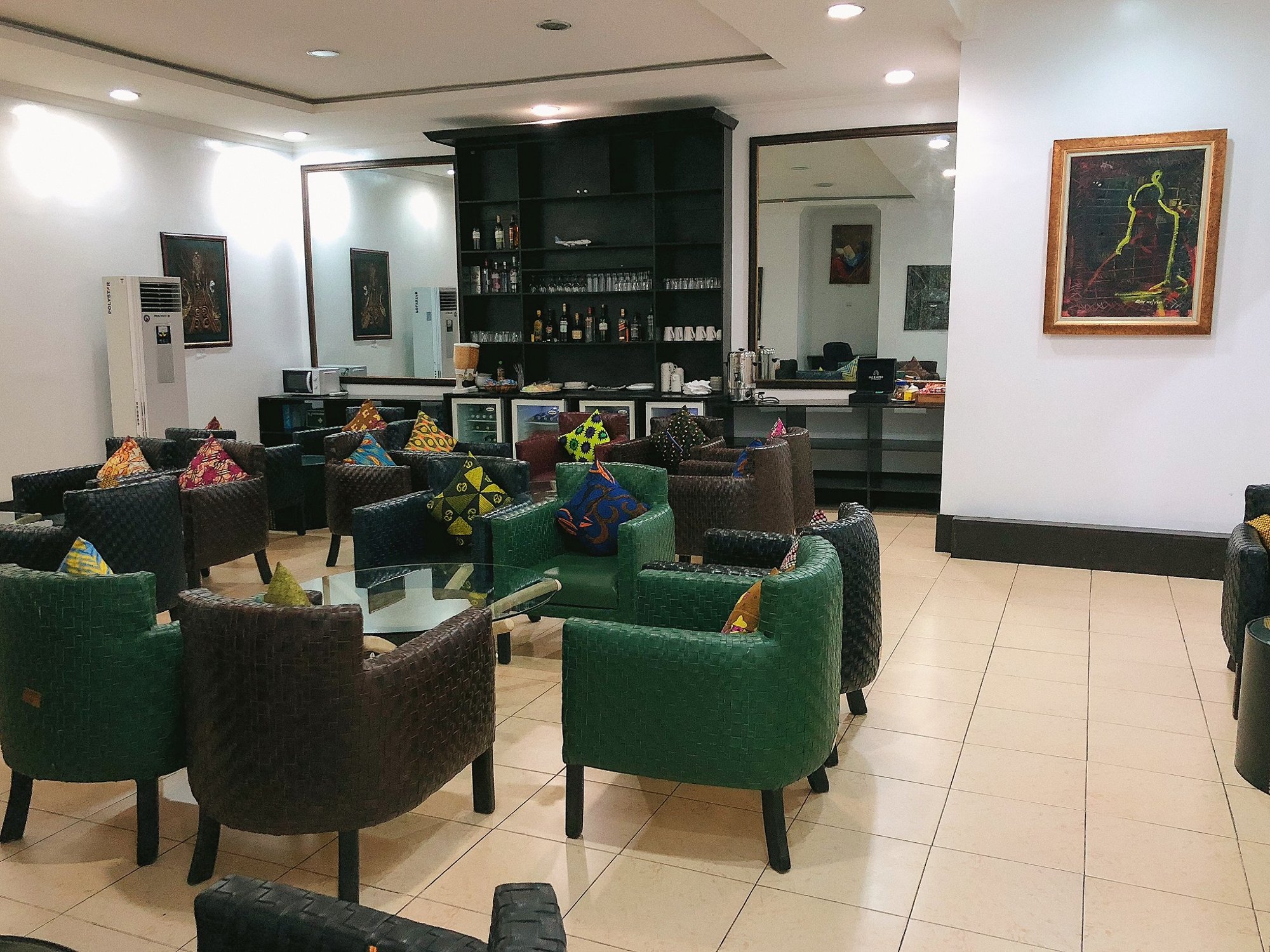 #1 of 5 images of SDS Llegada Arrival Lounge (D-Wing)