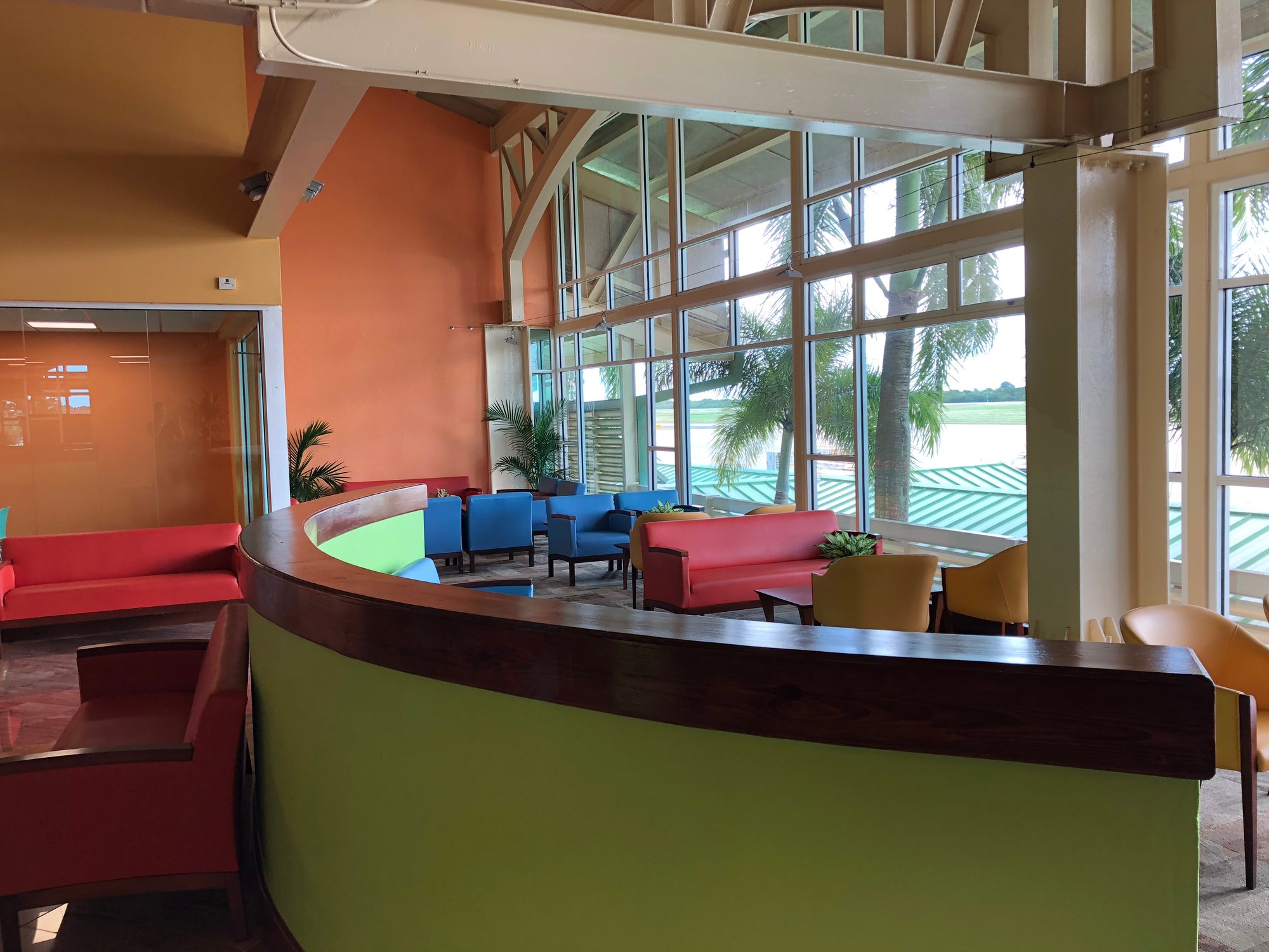 #3 of 4 images of Premier Lounge