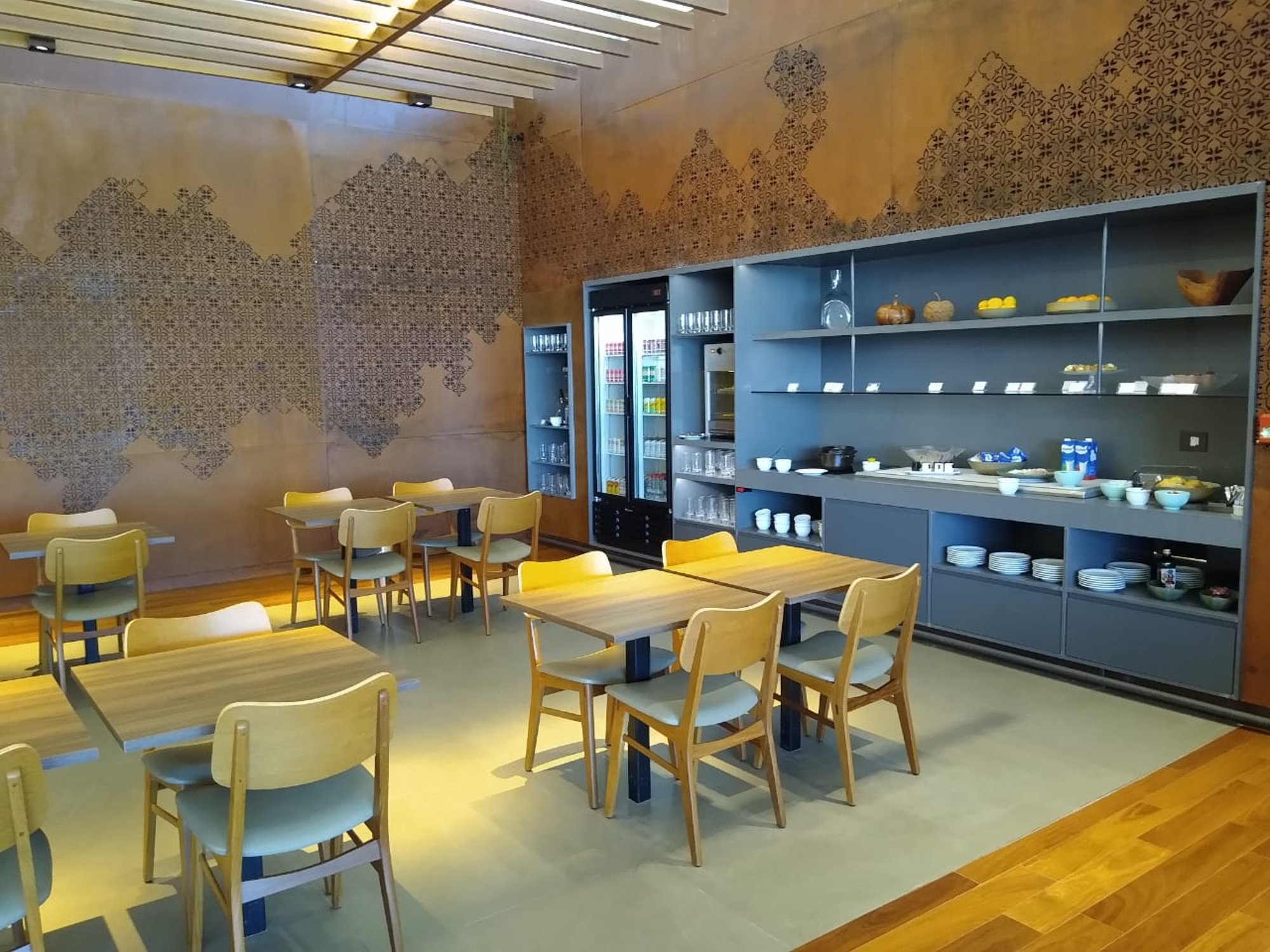 #3 of 5 images of Ambaar Lounge (International)