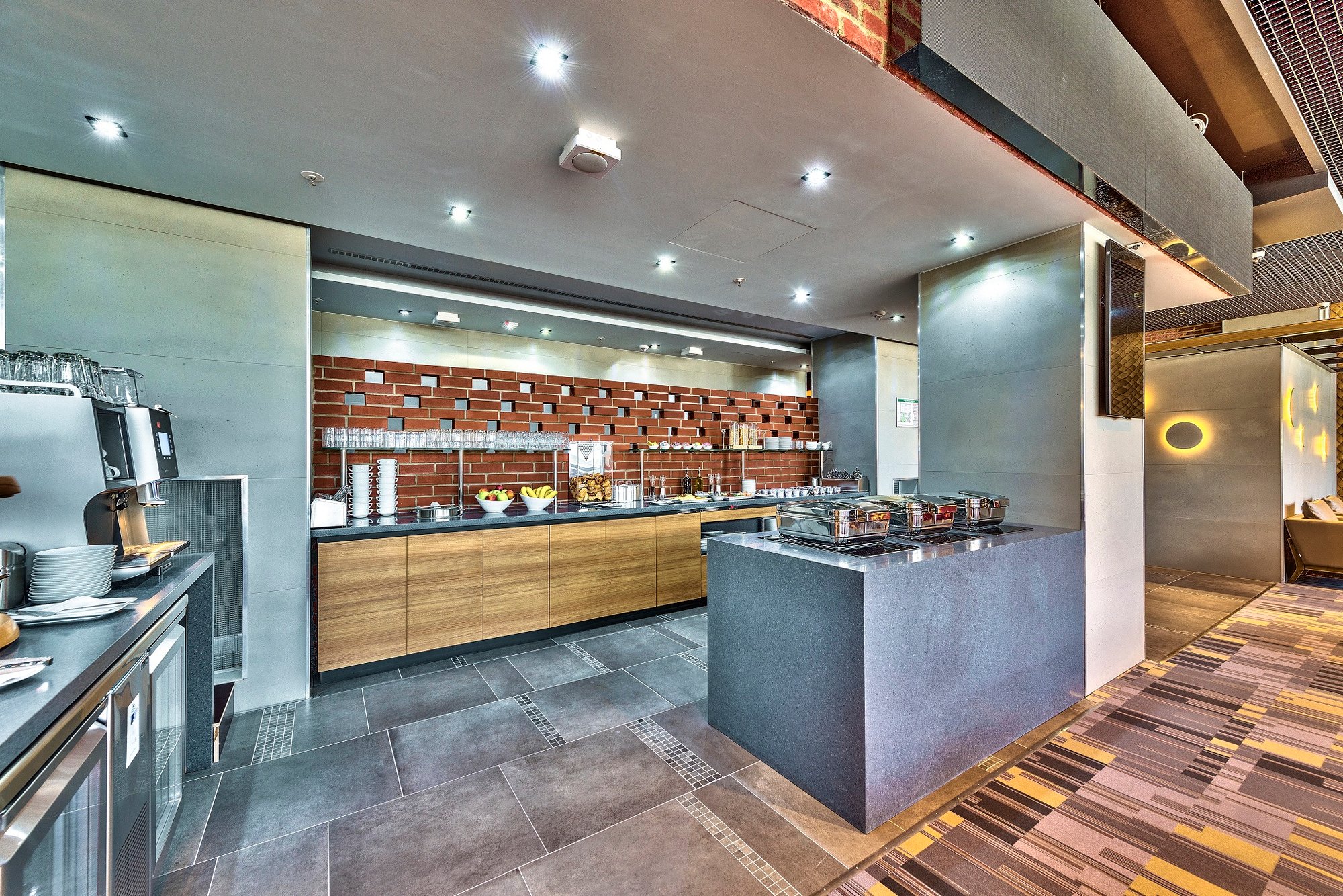 #3 of 5 images of Primeclass Lounge