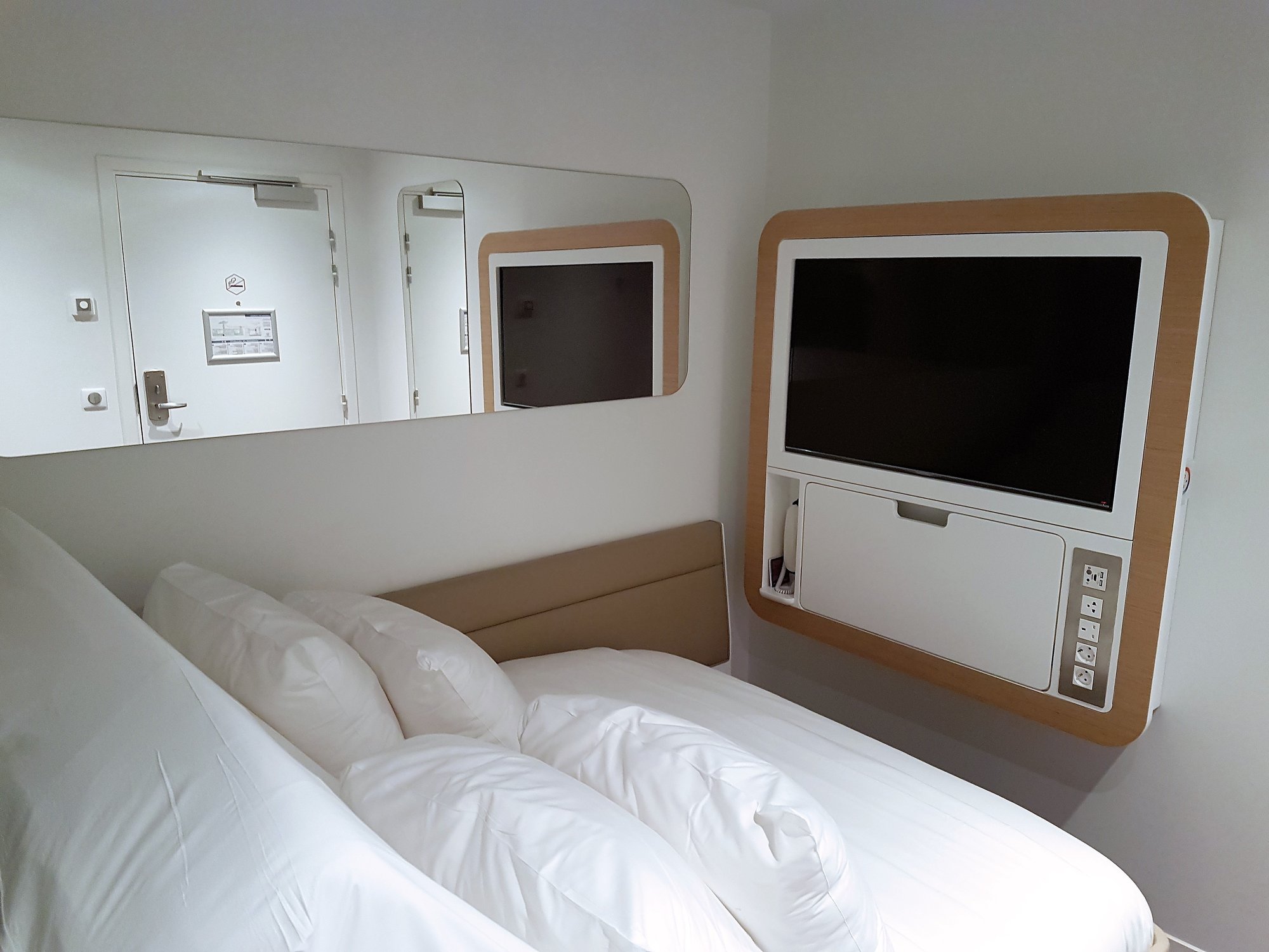 #4 of 5 images of YotelAir Paris Charles de Gaulle (Temporarily Closed)