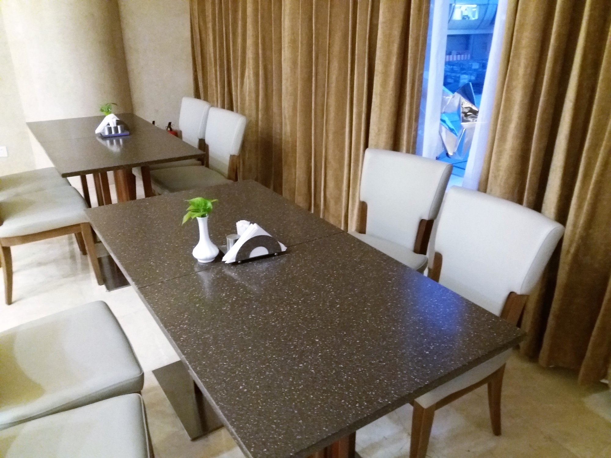 #2 of 5 images of Air China First & Business Class Lounge (Temporarily Closed)