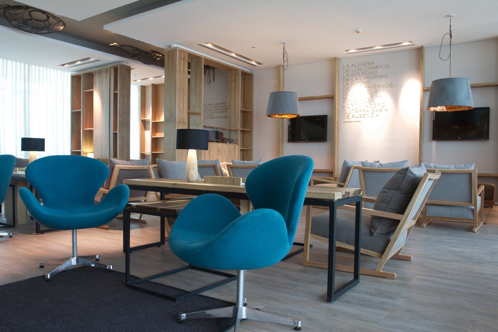 #3 of 5 images of Star Alliance Lounge