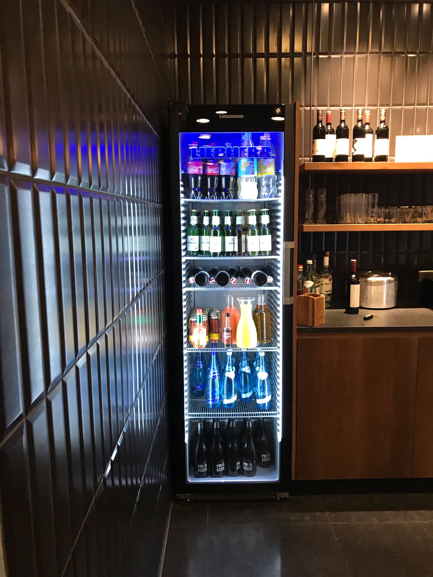 #2 of 5 images of Tyrol Lounge