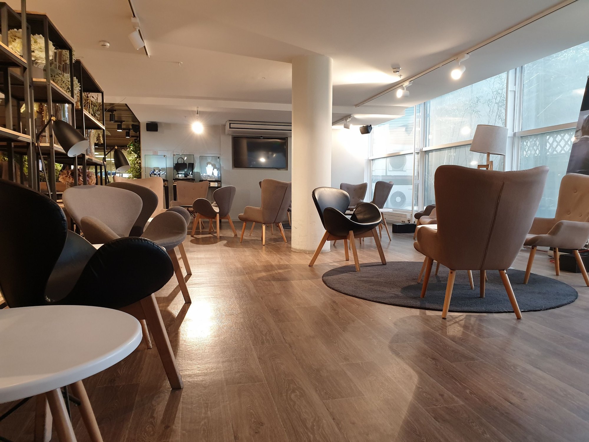 #4 of 5 images of Premium Traveller Lounge Paris-Orly