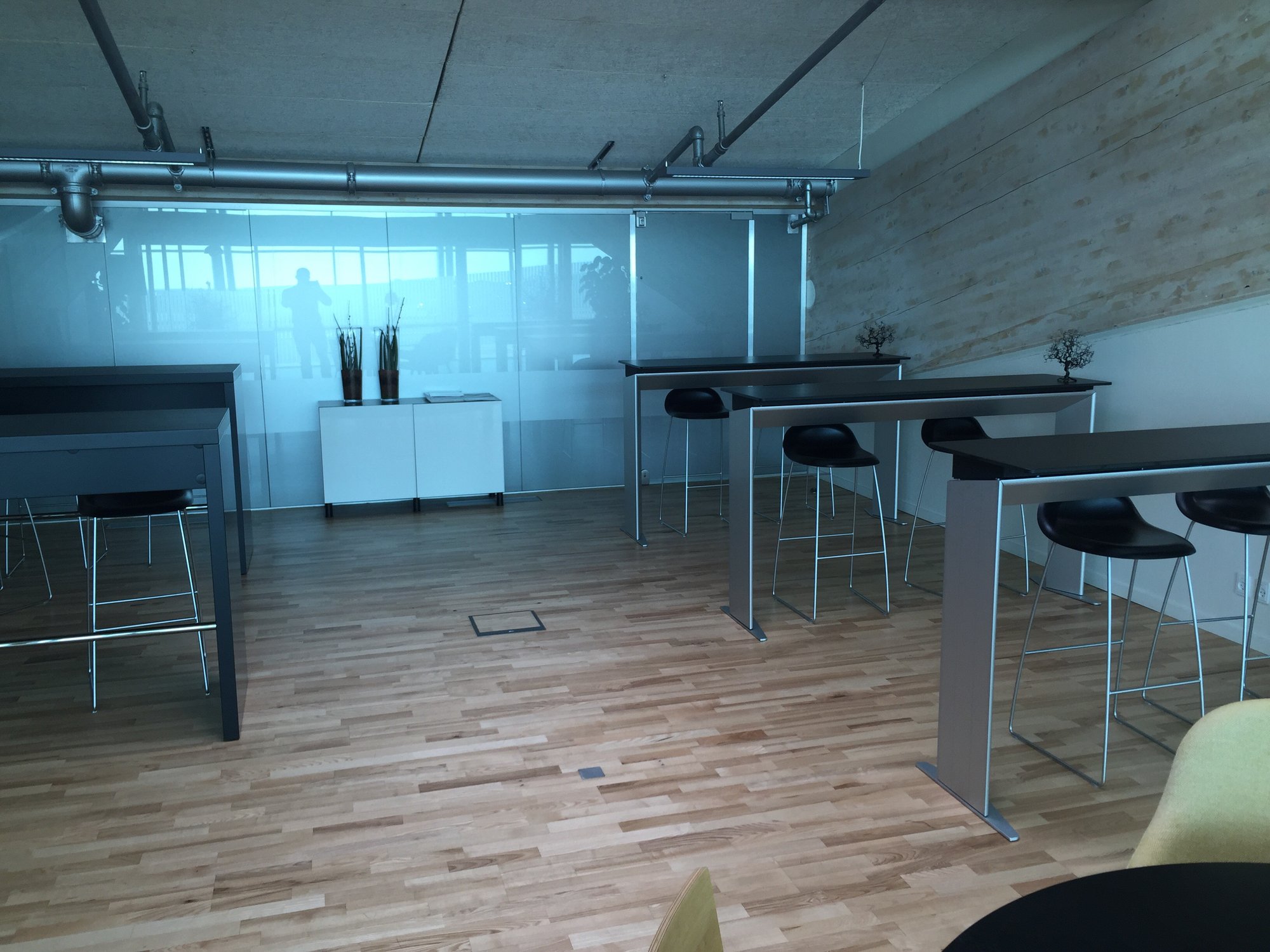 #2 of 4 images of Aalborg Airport Lounge