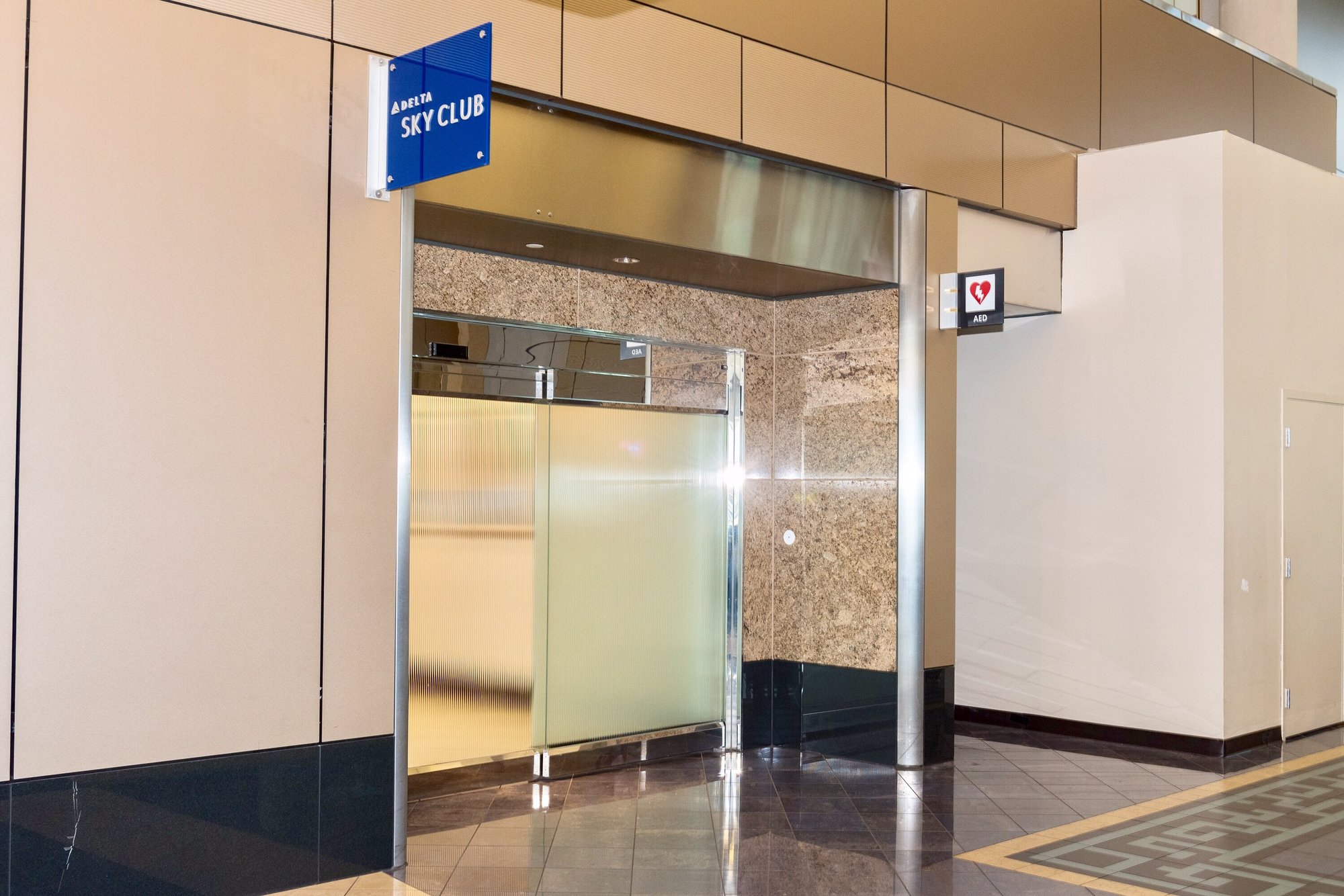 #2 of 5 images of Delta Sky Club