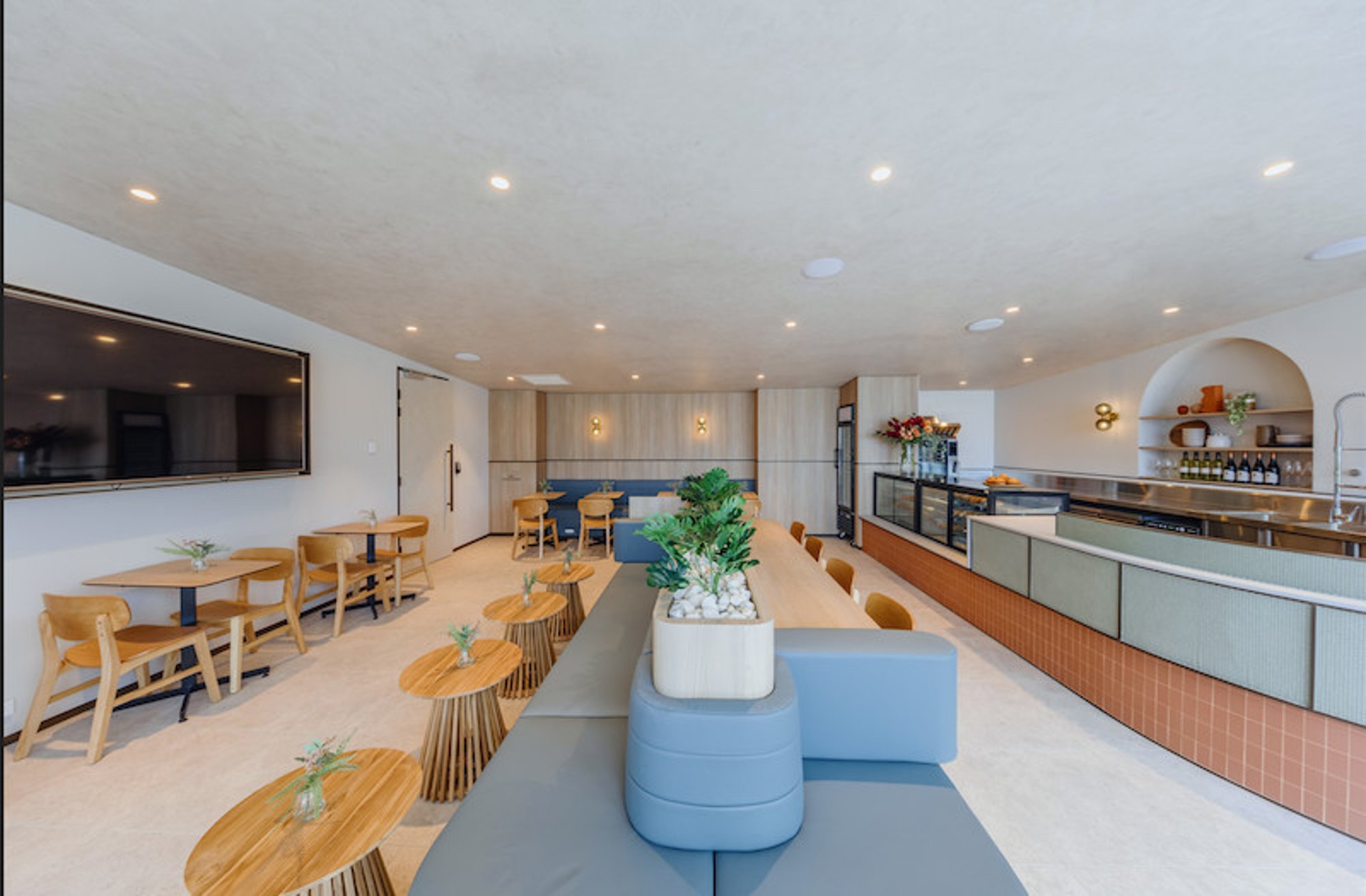 #3 of 5 images of Plaza Premium Lounge (Arrivals)