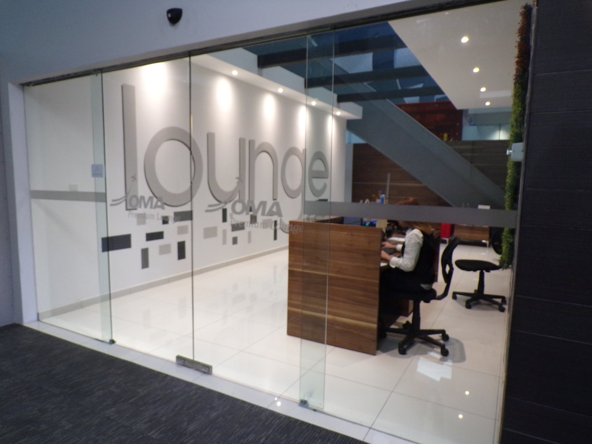 #2 of 5 images of OMA Premium Lounge