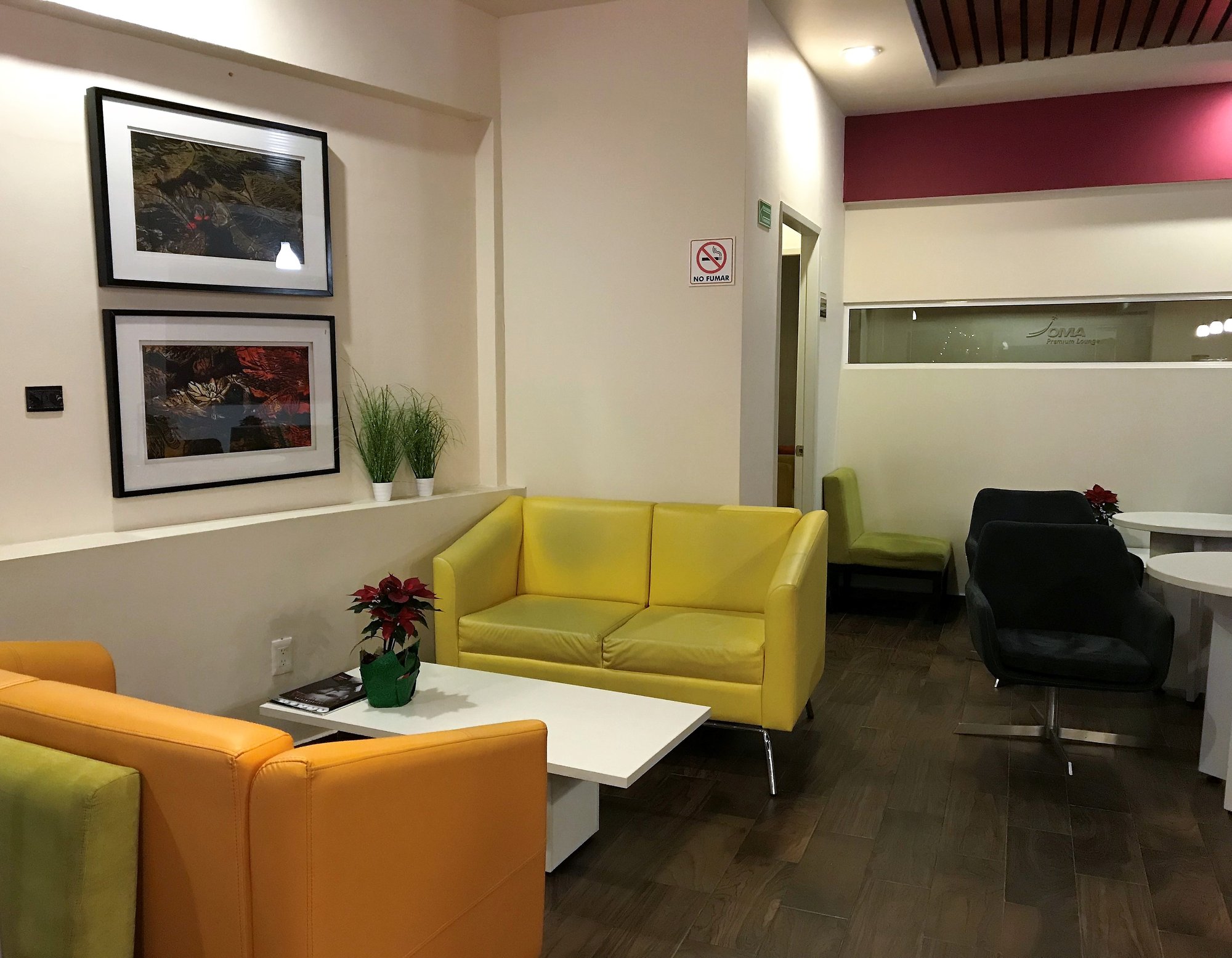 #2 of 5 images of OMA Premium Lounge