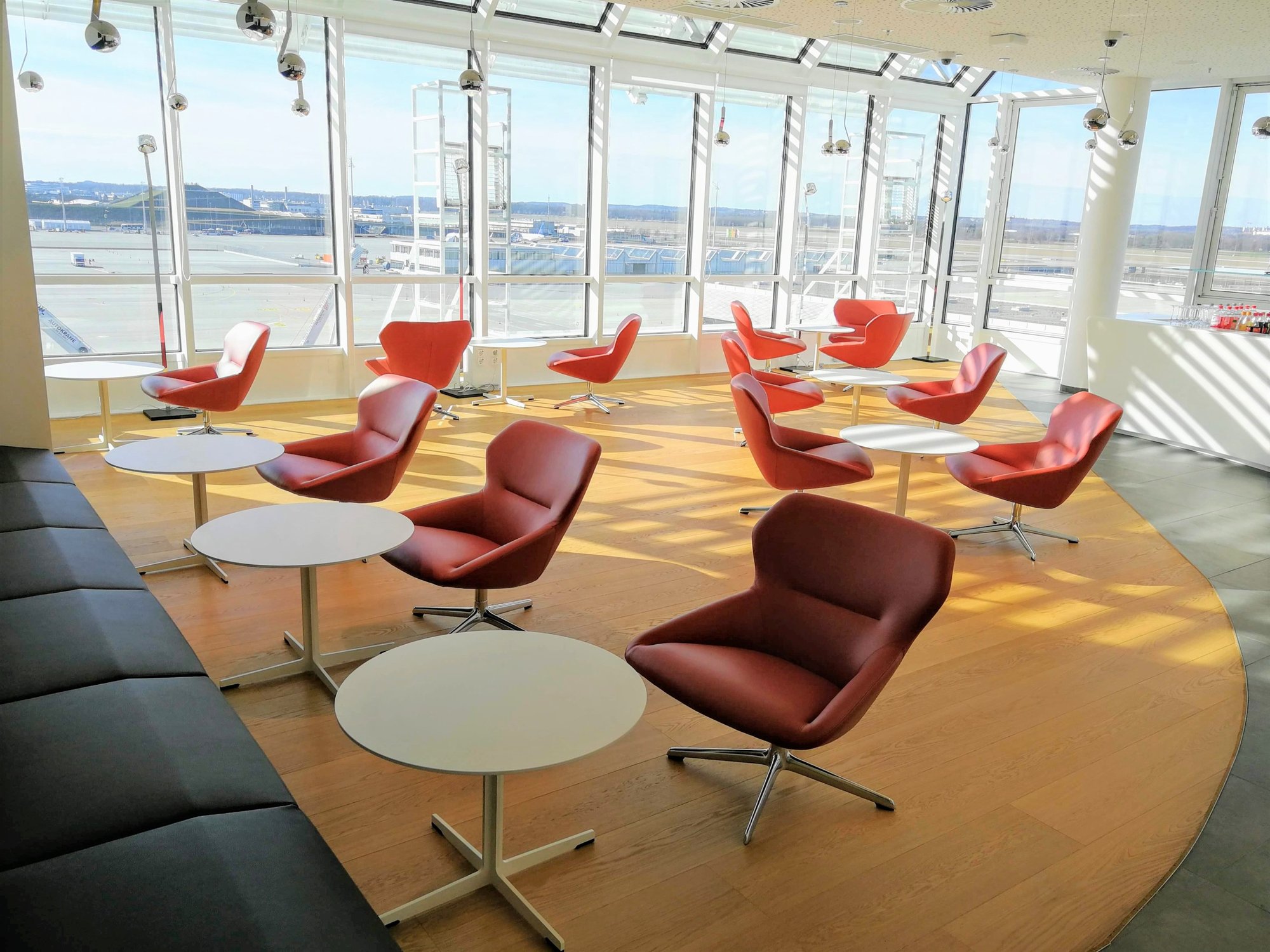 #2 of 5 images of Airport Lounge World