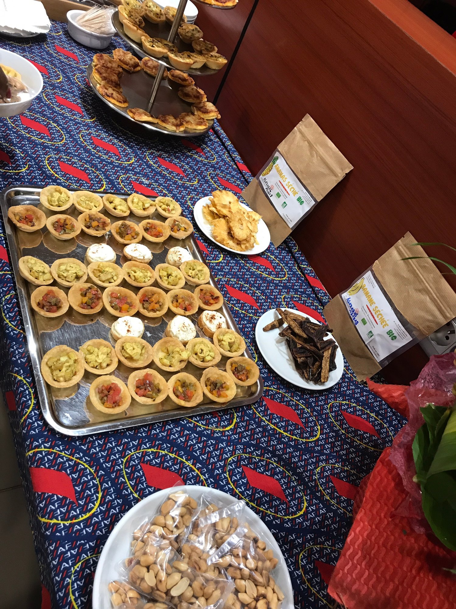 #2 of 3 images of Air France Lounge