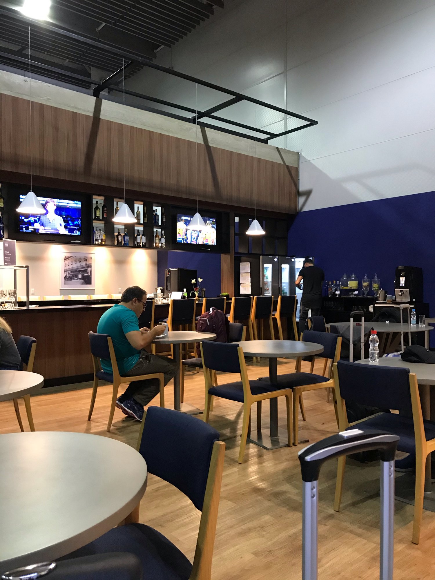 #4 of 4 images of American Express Lounge