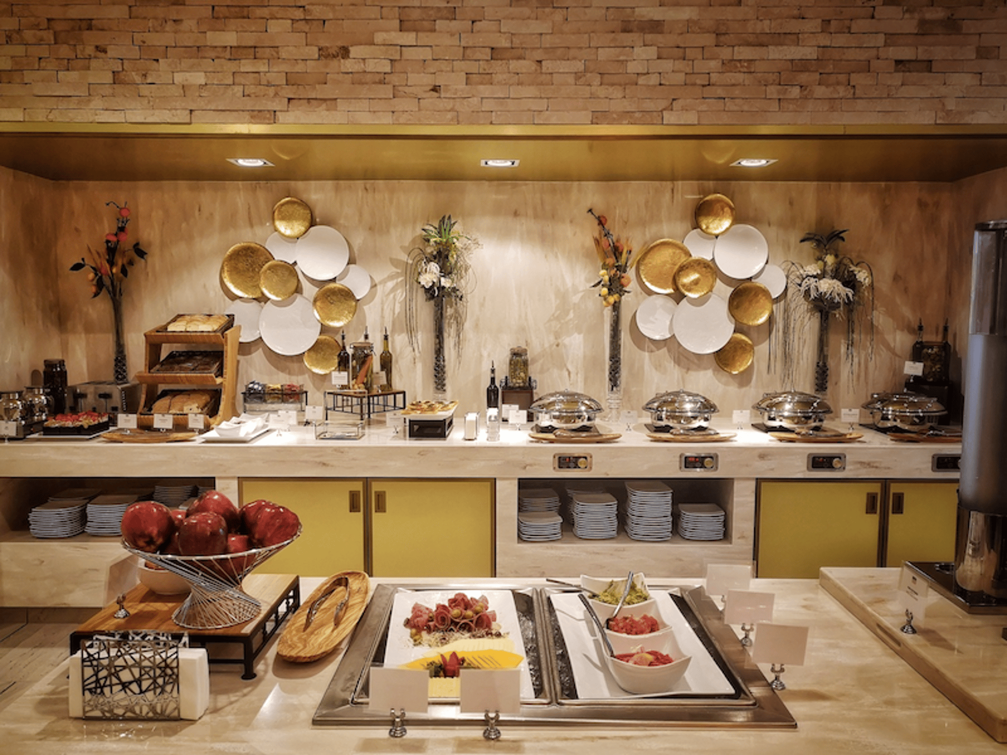 #2 of 5 images of Mera Business Lounge (International)