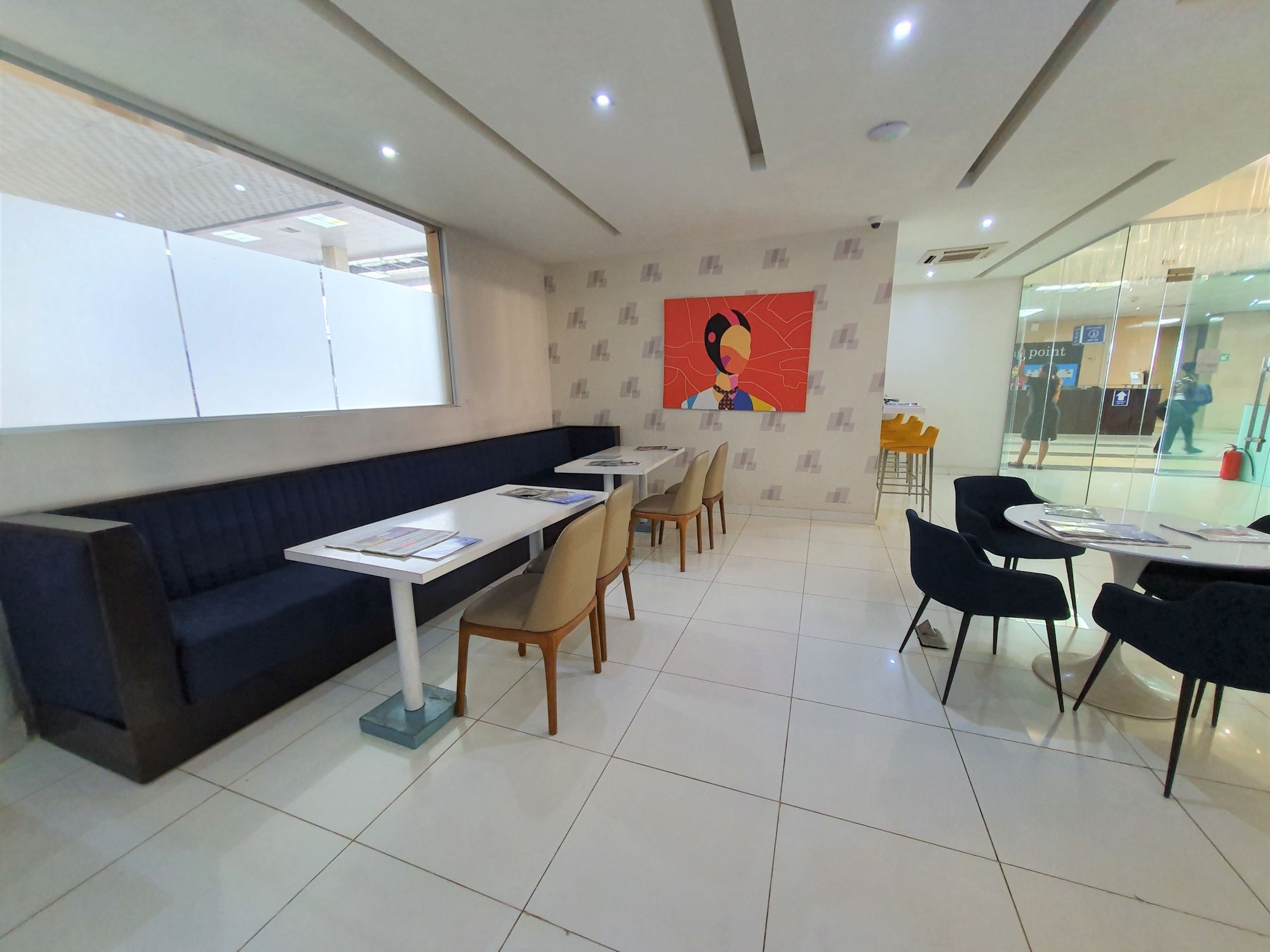 #2 of 5 images of First Lounge