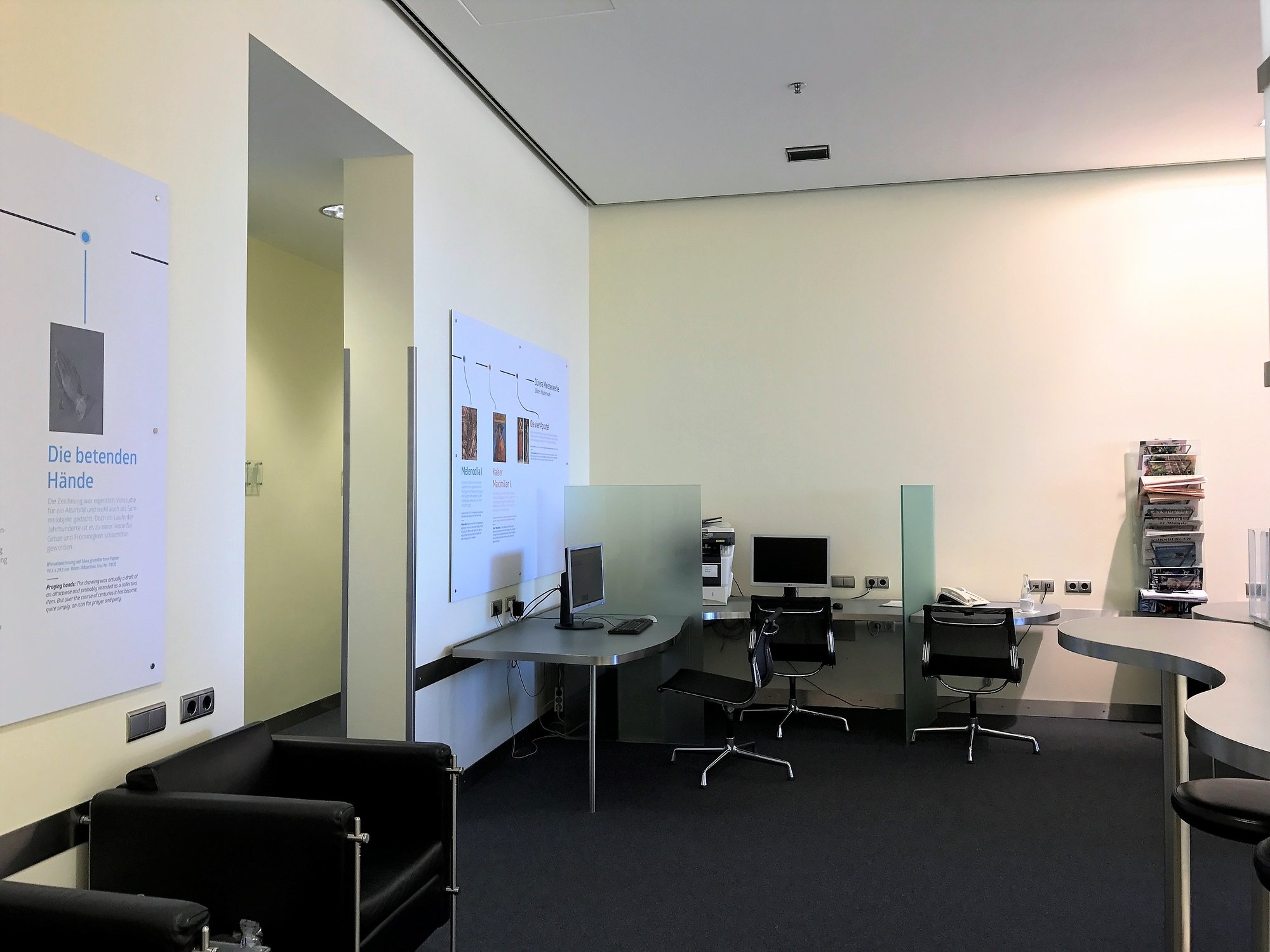 #5 of 5 images of Duerer Lounge