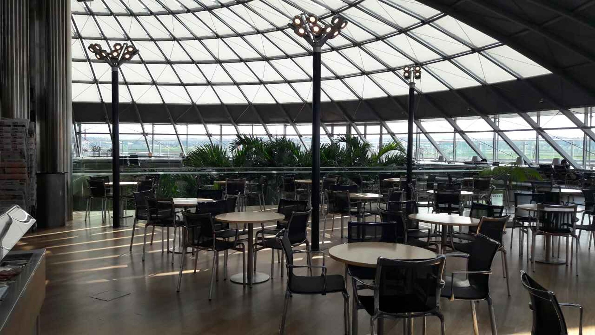 #2 of 5 images of EuroAirport Skyview Lounge