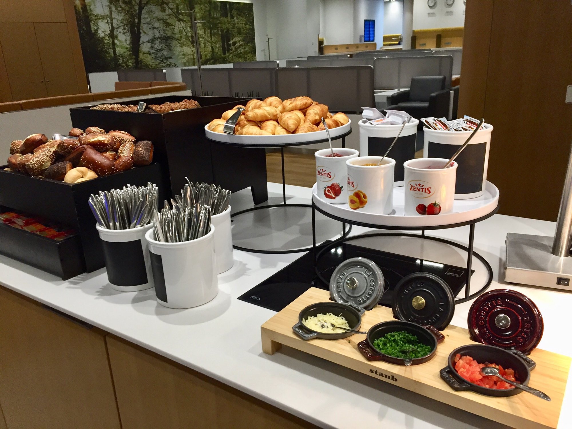 #5 of 5 images of Lufthansa Business Lounge (Non-Schengen) (Temporarily Closed)