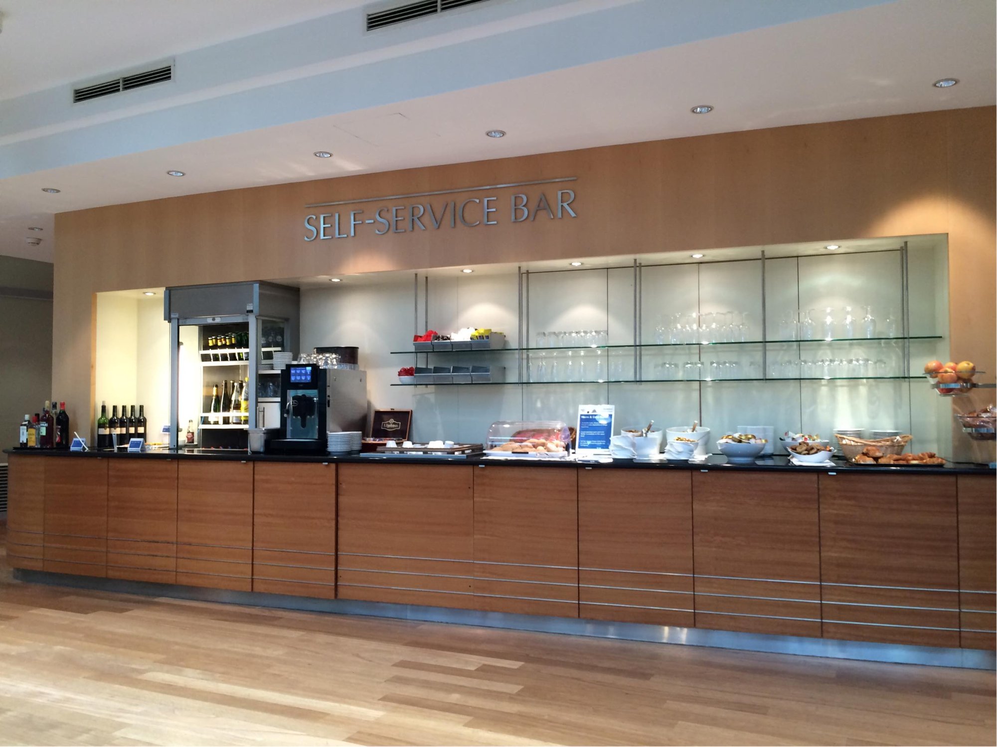 #5 of 5 images of EuroAirport Skyview Lounge (Temporarily Closed)