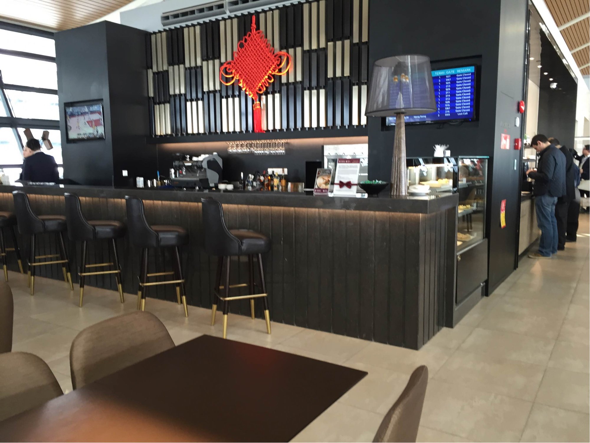 #4 of 5 images of No. 77 China Eastern Lounge