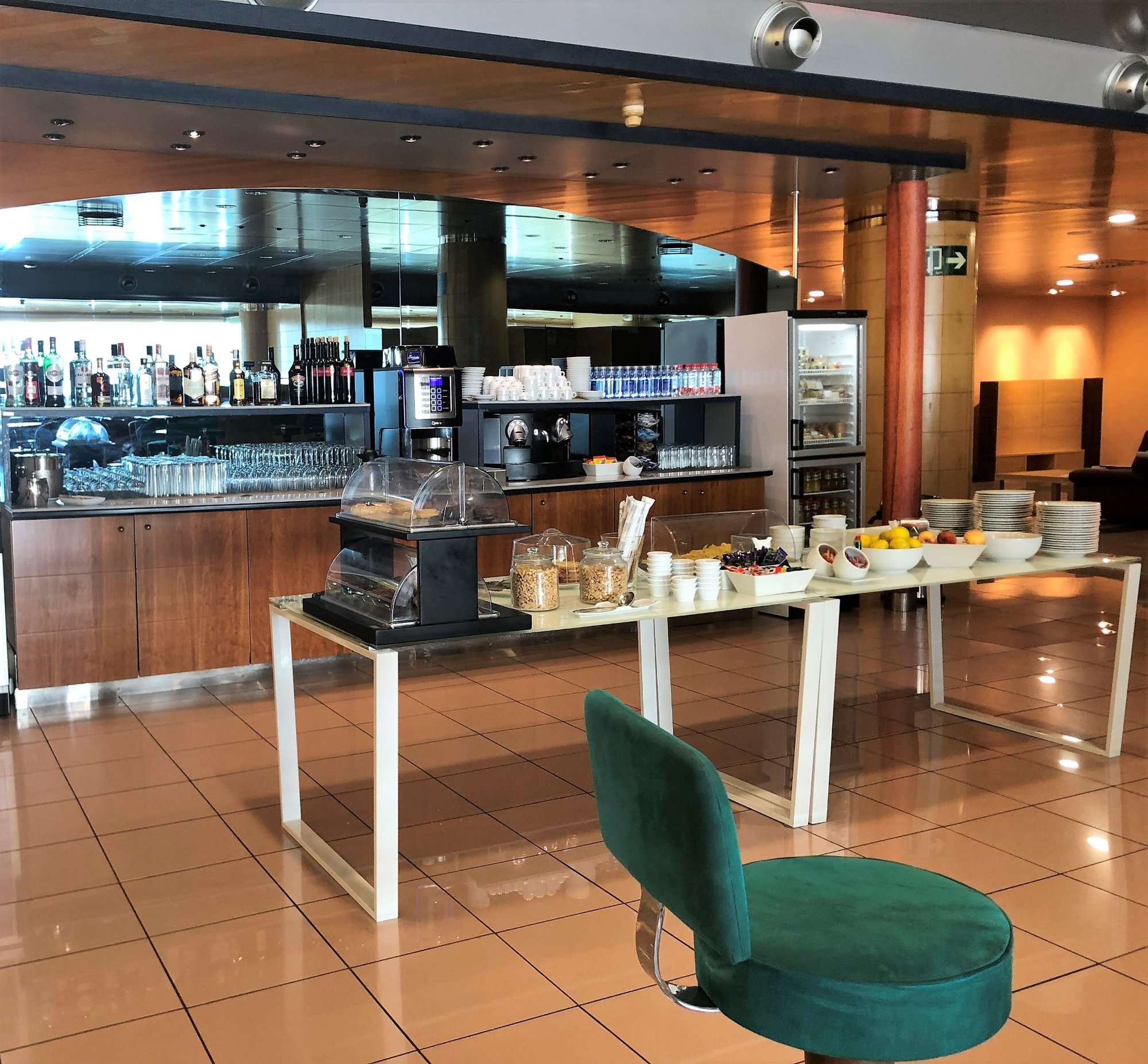 #2 of 5 images of Sala Galdos