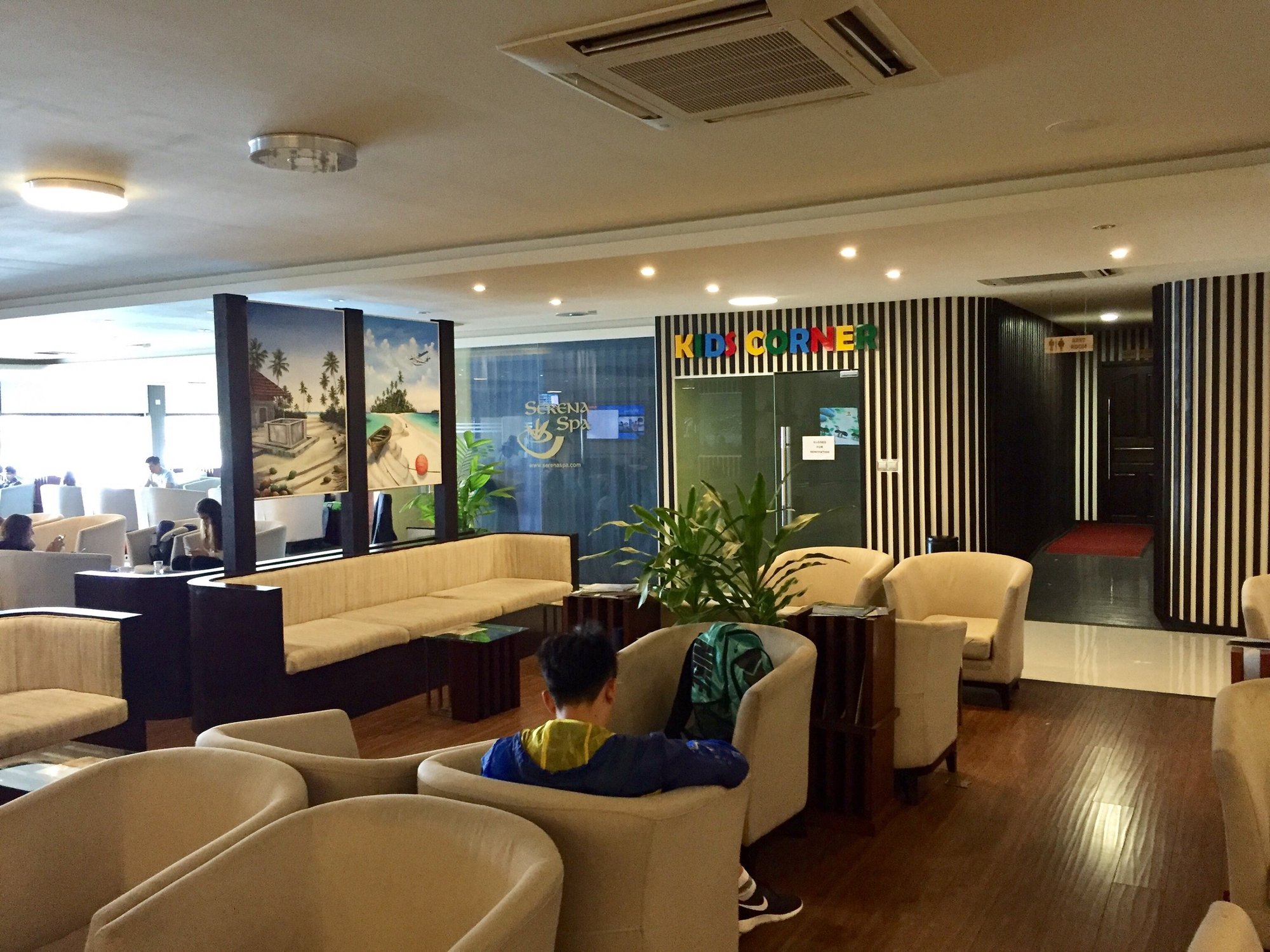 #2 of 5 images of Moonimaa Lounge