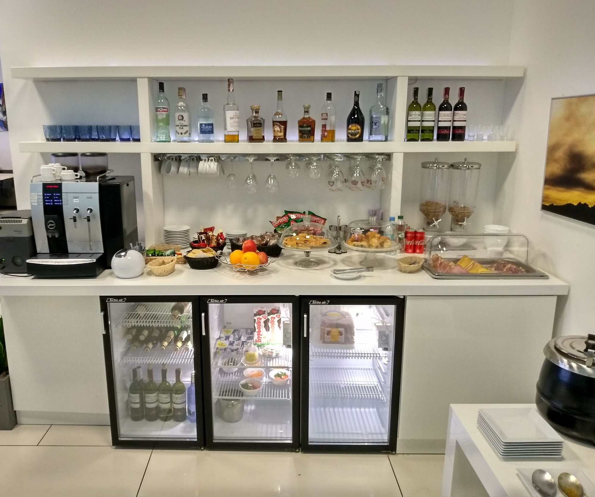 #3 of 5 images of West Lounge