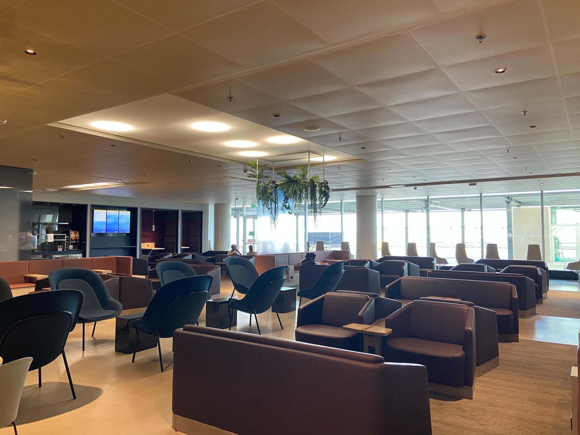 #1 of 5 images of Aspire Lounge (26) (Schengen)