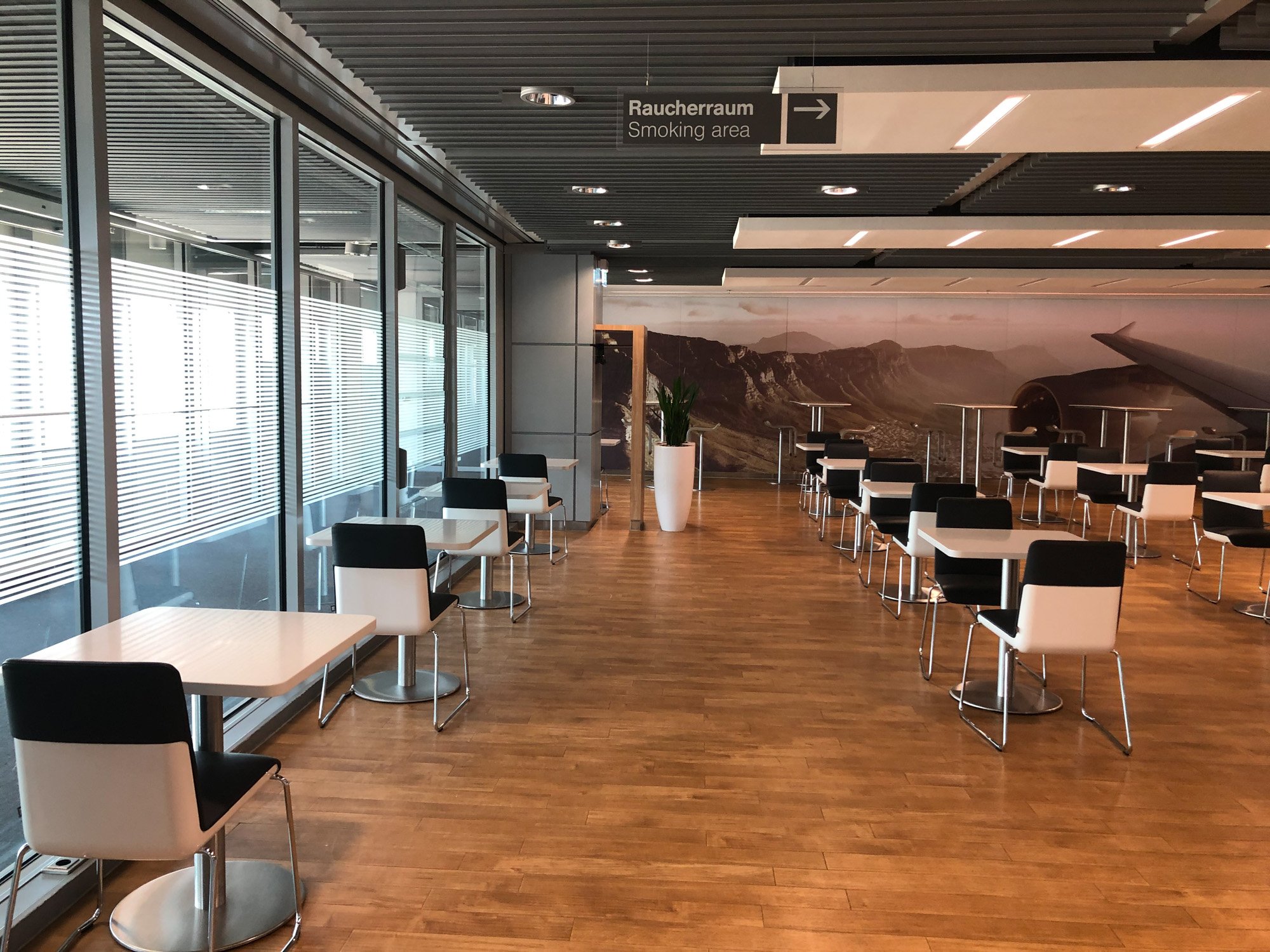 #5 of 5 images of Lufthansa Business Lounge