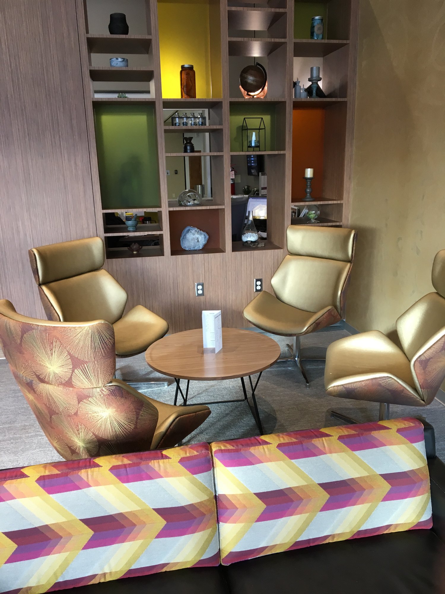 #2 of 5 images of Escape Lounge (Temporarily Closed)