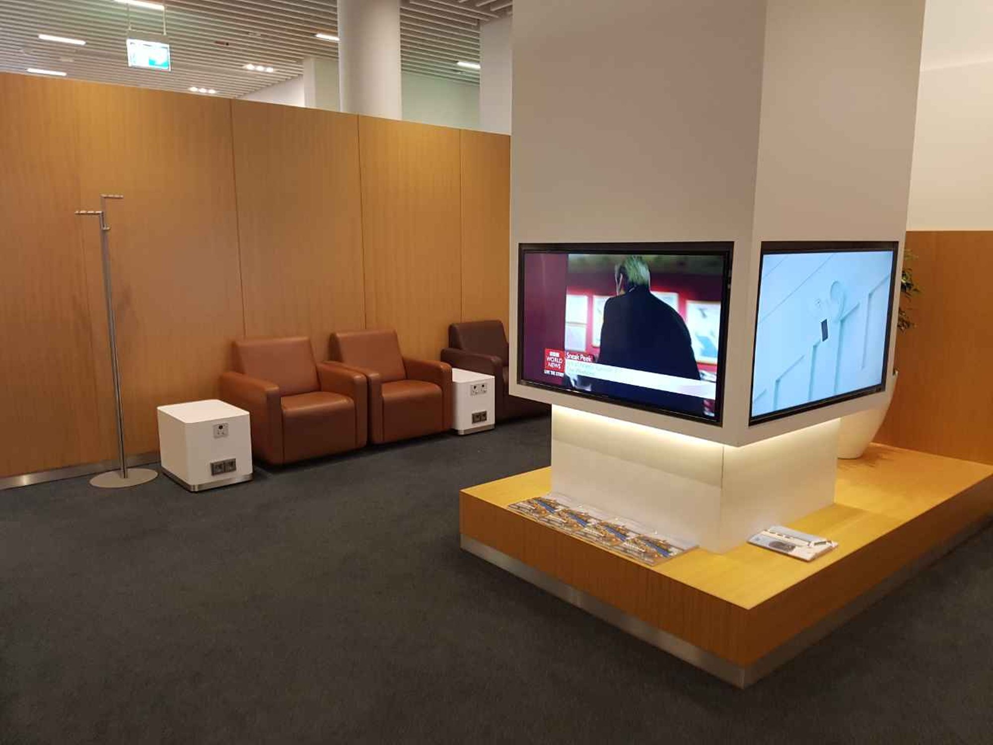 #3 of 5 images of Lufthansa Senator Lounge (Non-Schengen)