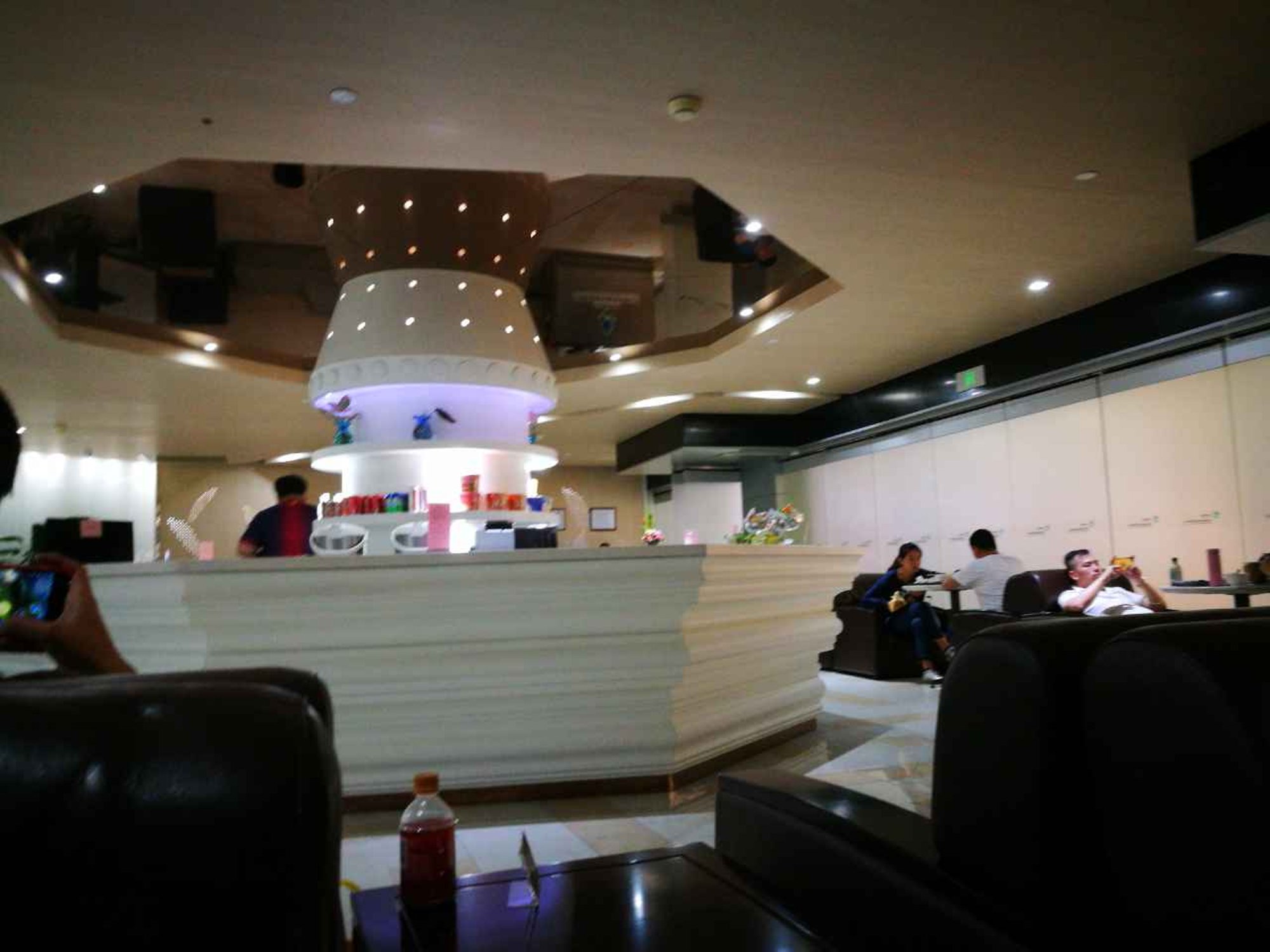 #2 of 4 images of No. 73 First Class Lounge