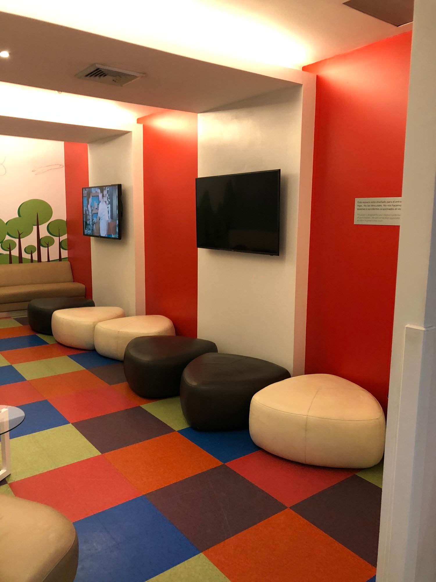 #4 of 5 images of Avianca Sala VIP