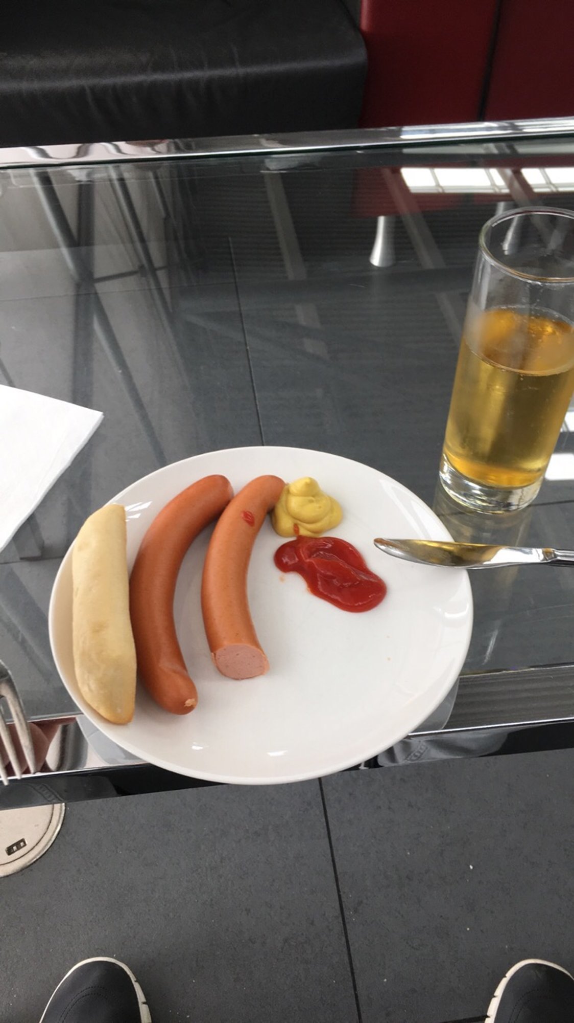 #5 of 5 images of Airport Lounge