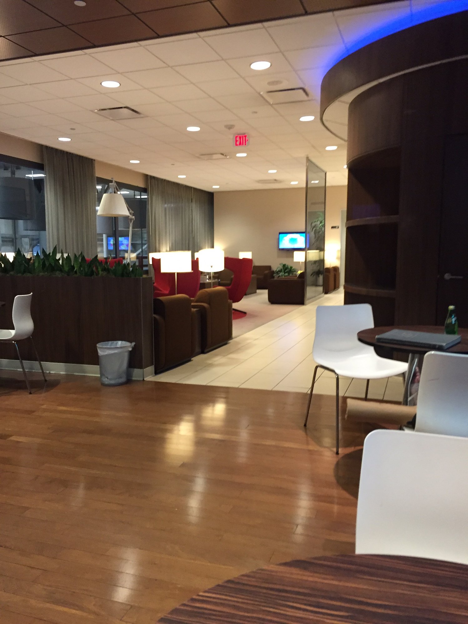 #3 of 5 images of KLM Crown Lounge
