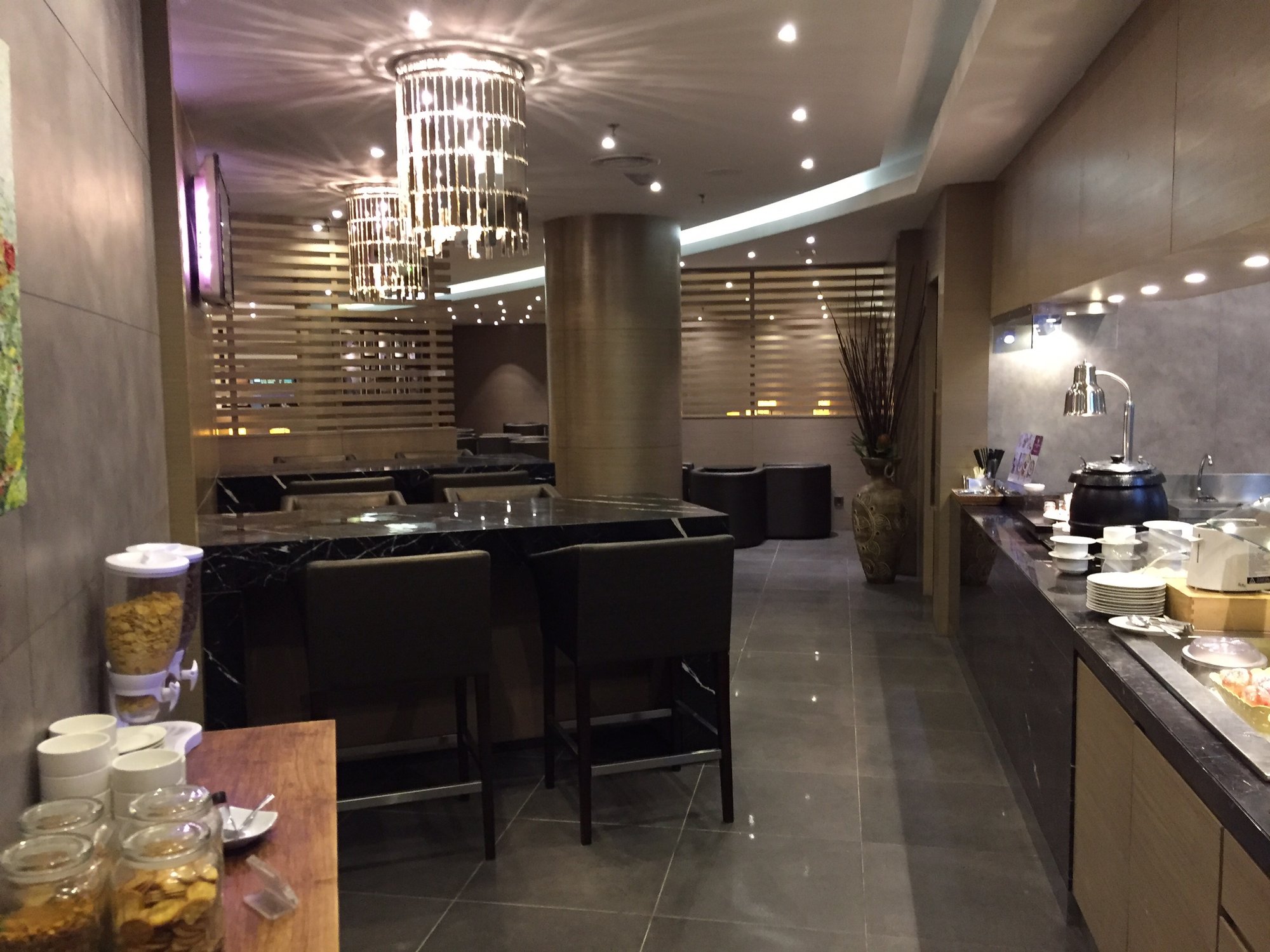 #4 of 5 images of Salon Plaza Premium (départs des vols nationaux)